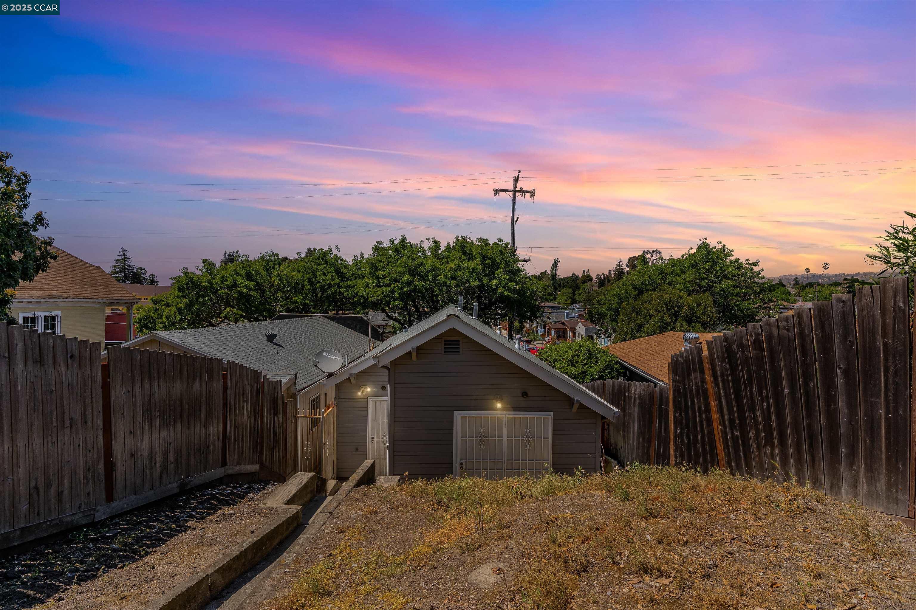 Detail Gallery Image 25 of 26 For 2154 35th Ave, Oakland,  CA 94601 - 2 Beds | 2 Baths