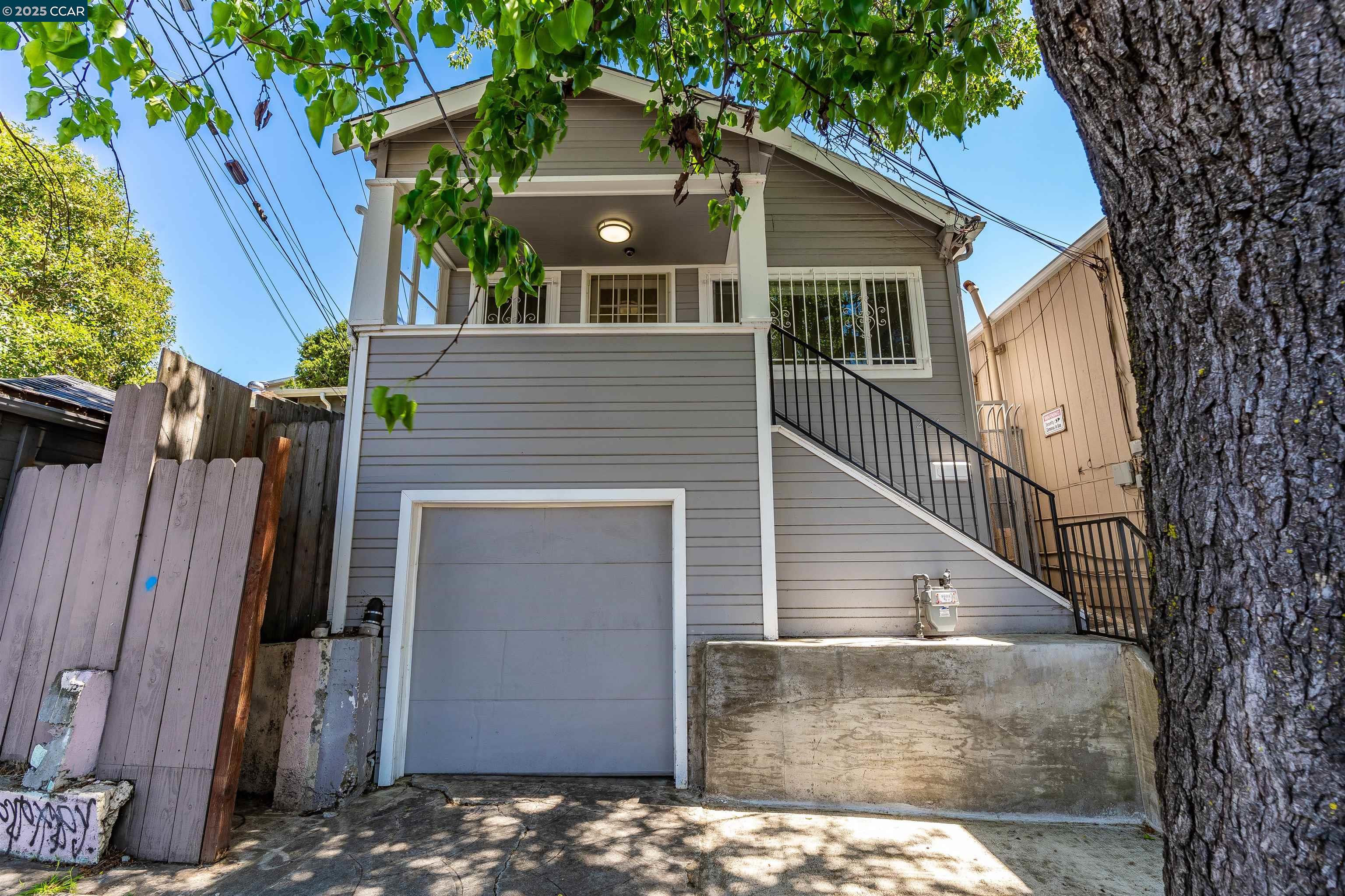 Detail Gallery Image 5 of 26 For 2154 35th Ave, Oakland,  CA 94601 - 2 Beds | 2 Baths