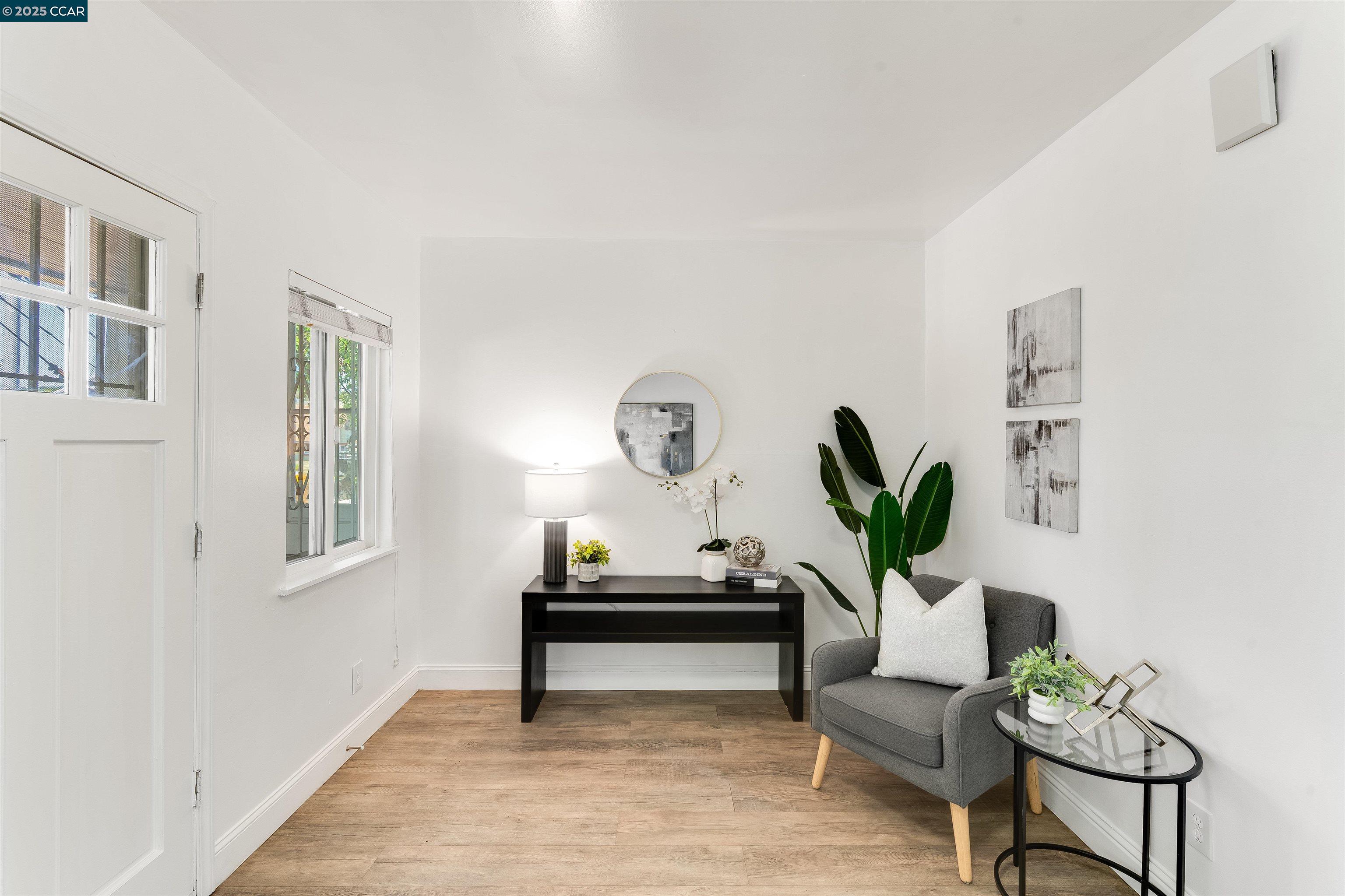Detail Gallery Image 7 of 26 For 2154 35th Ave, Oakland,  CA 94601 - 2 Beds | 2 Baths