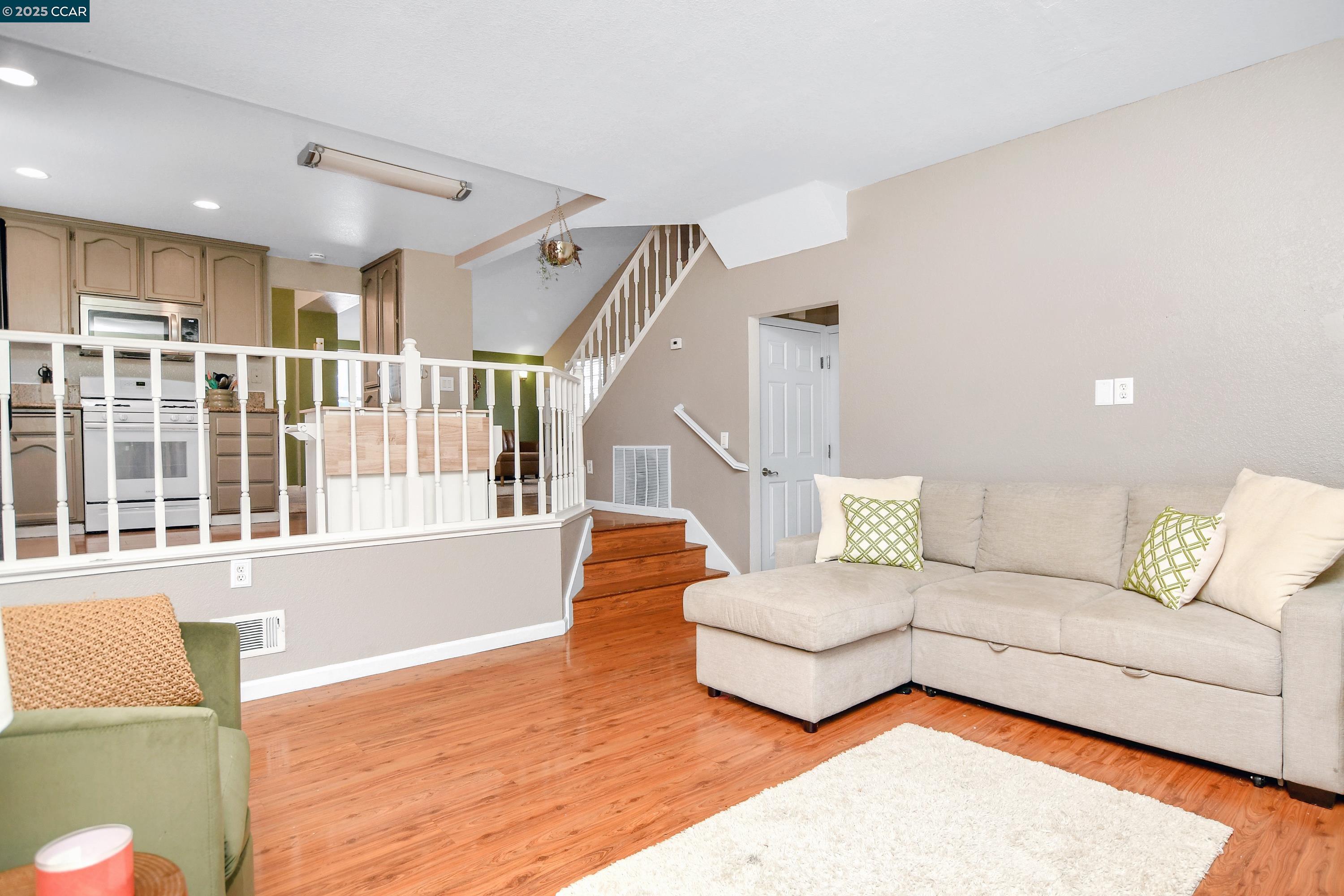 Detail Gallery Image 16 of 35 For 5008 Brookhaven Way, Antioch,  CA 94531 - 4 Beds | 2/1 Baths