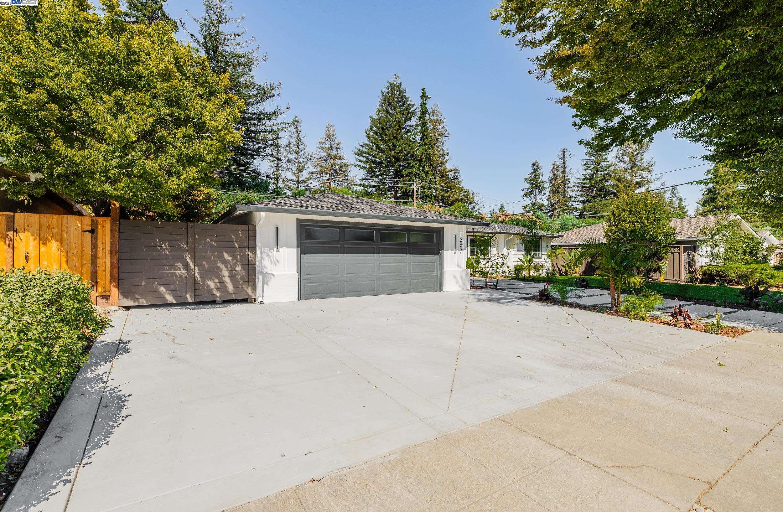 Detail Gallery Image 4 of 39 For 1367 Cordelia Ave, San Jose,  CA 95129 - 4 Beds | 2/1 Baths