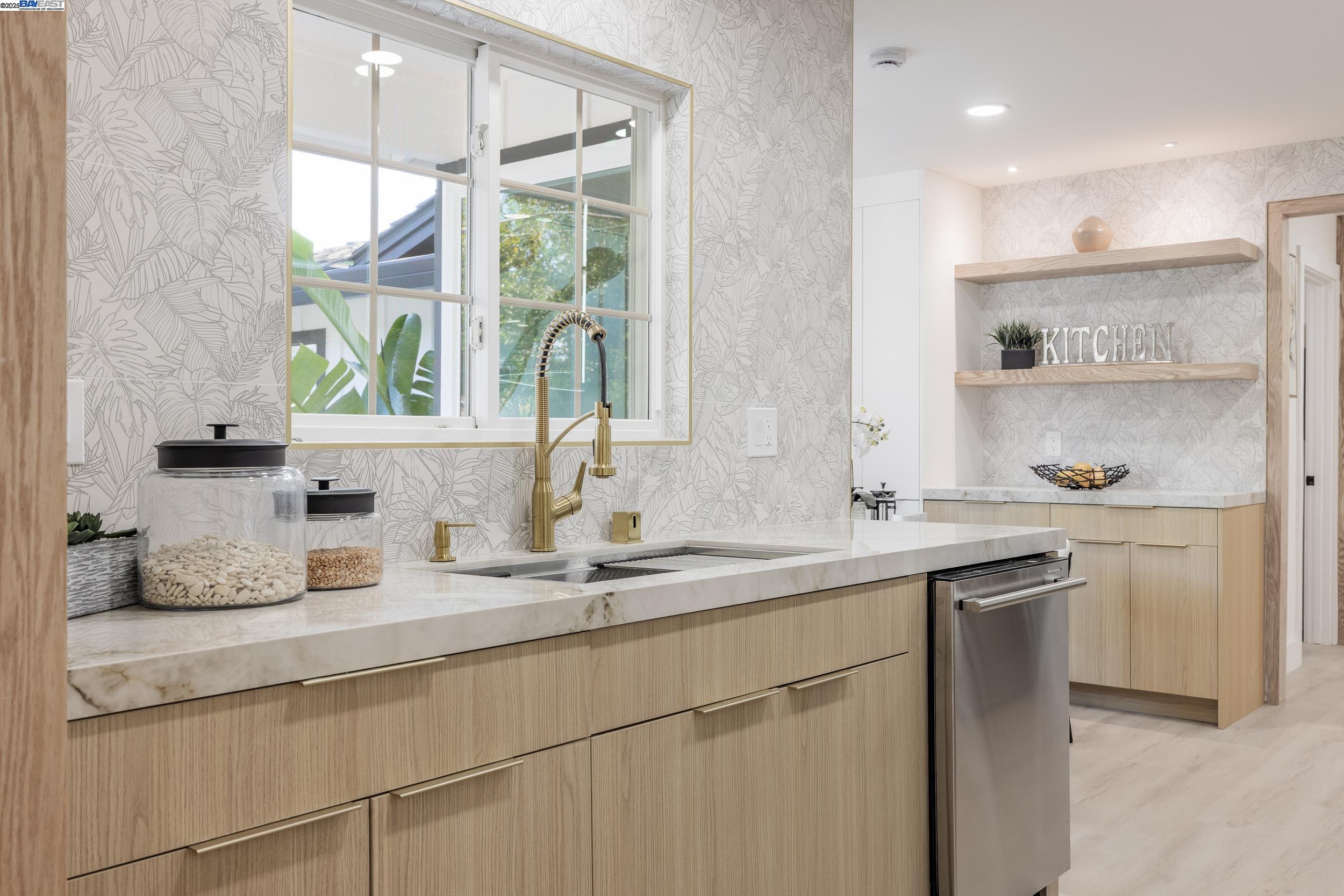 Detail Gallery Image 10 of 39 For 1367 Cordelia Ave, San Jose,  CA 95129 - 4 Beds | 2/1 Baths