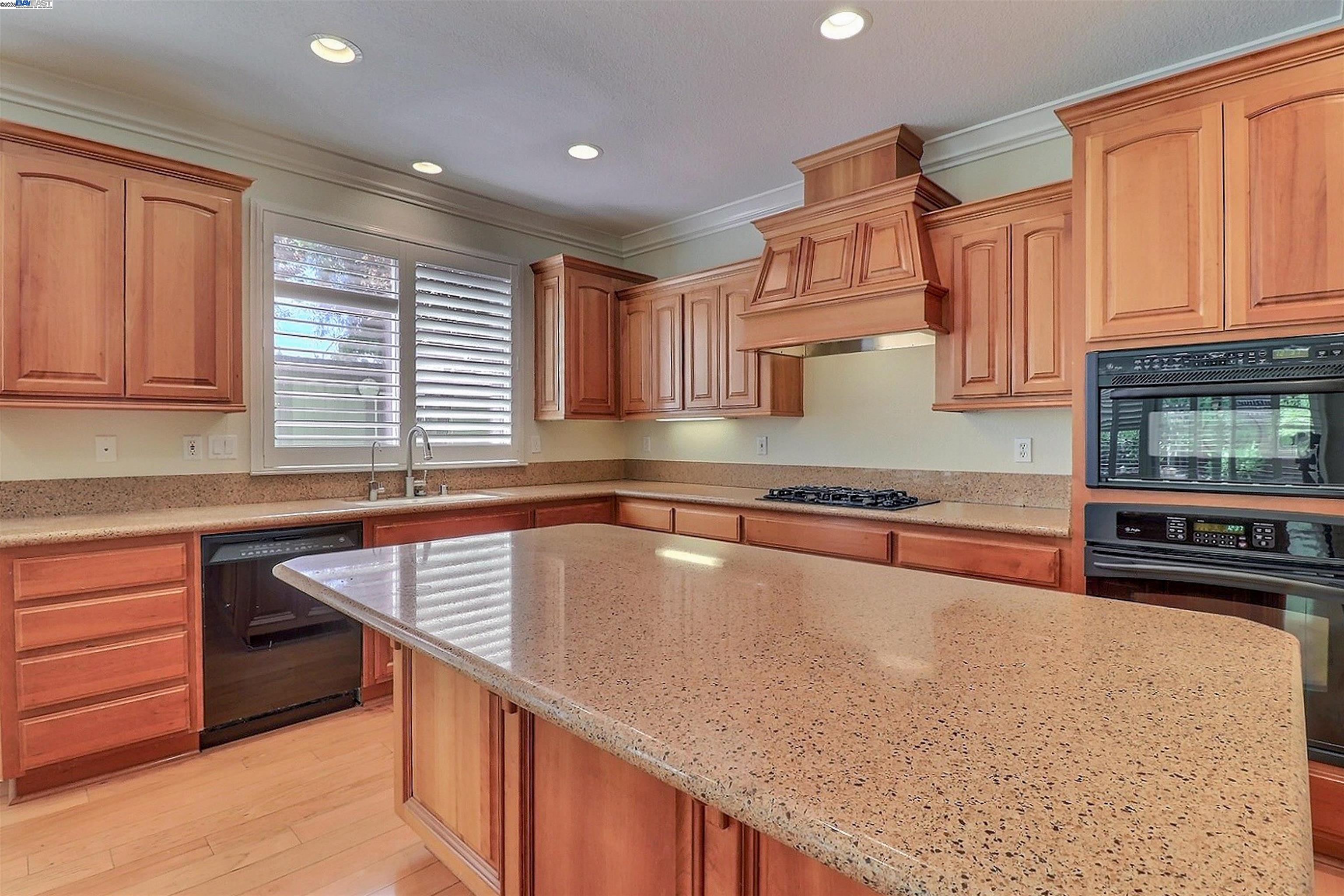 Detail Gallery Image 13 of 50 For 531 Half Moon Ct, Discovery Bay,  CA 94505 - 5 Beds | 4 Baths