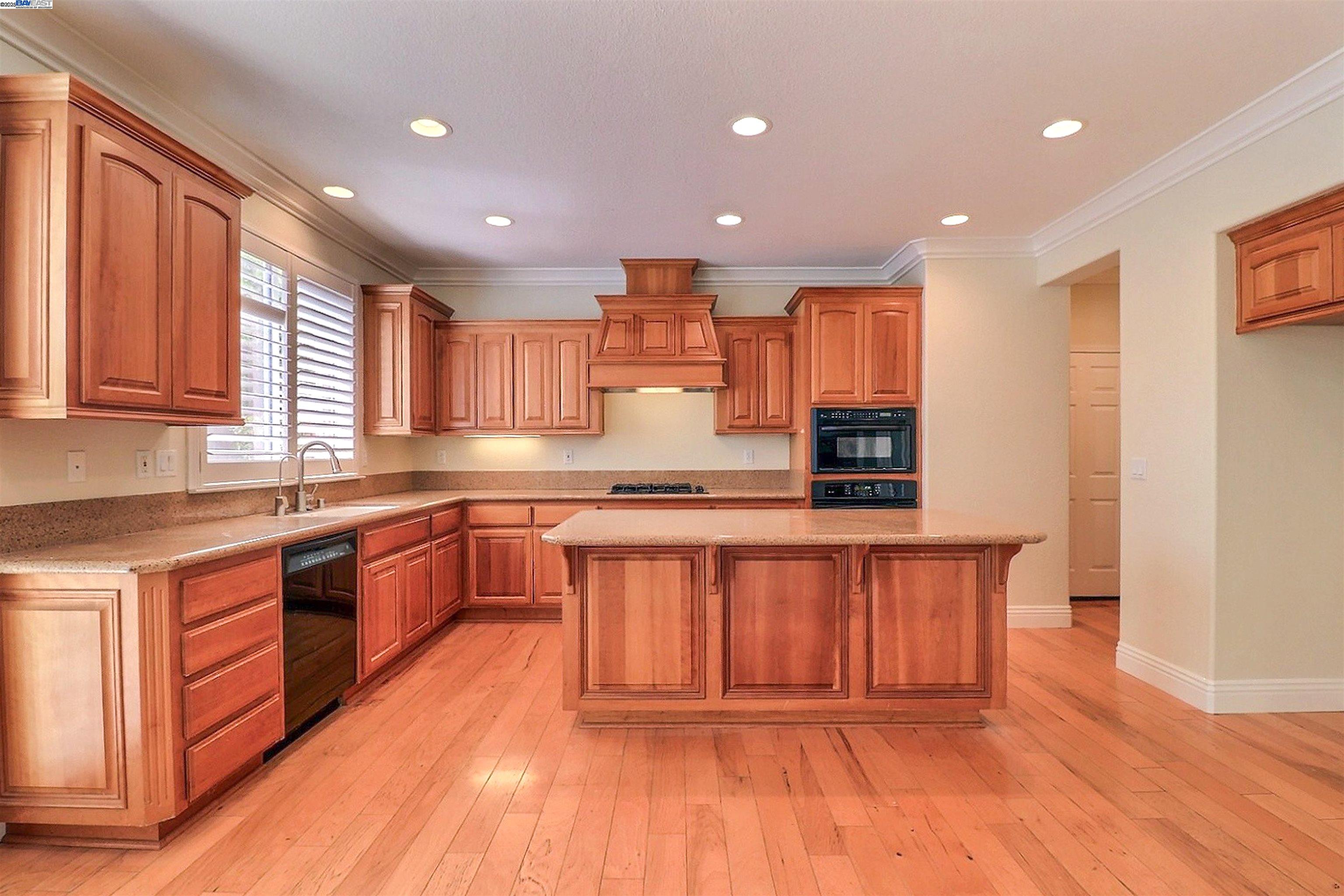 Detail Gallery Image 14 of 50 For 531 Half Moon Ct, Discovery Bay,  CA 94505 - 5 Beds | 4 Baths