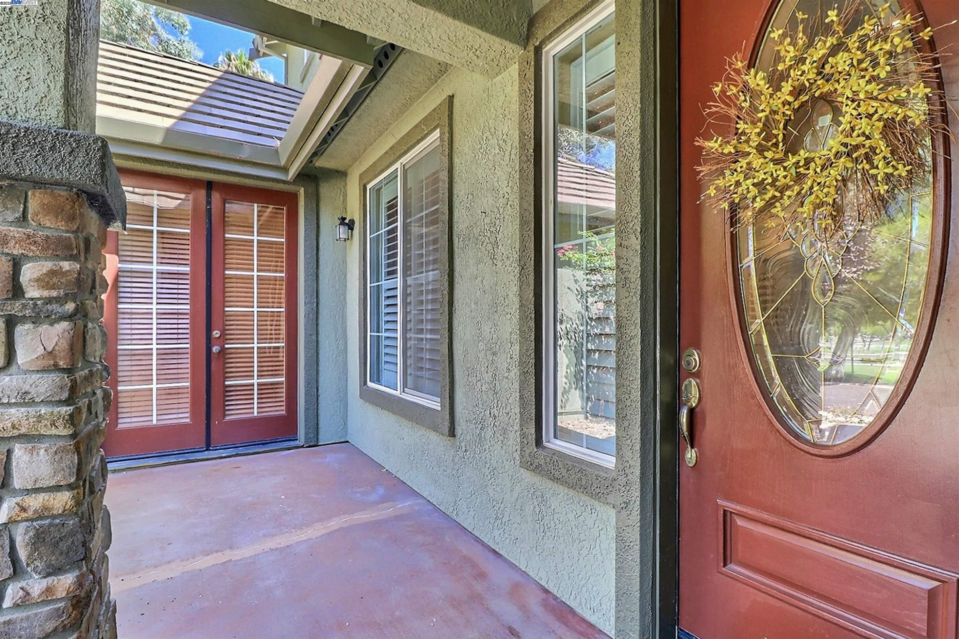 Detail Gallery Image 3 of 50 For 531 Half Moon Ct, Discovery Bay,  CA 94505 - 5 Beds | 4 Baths