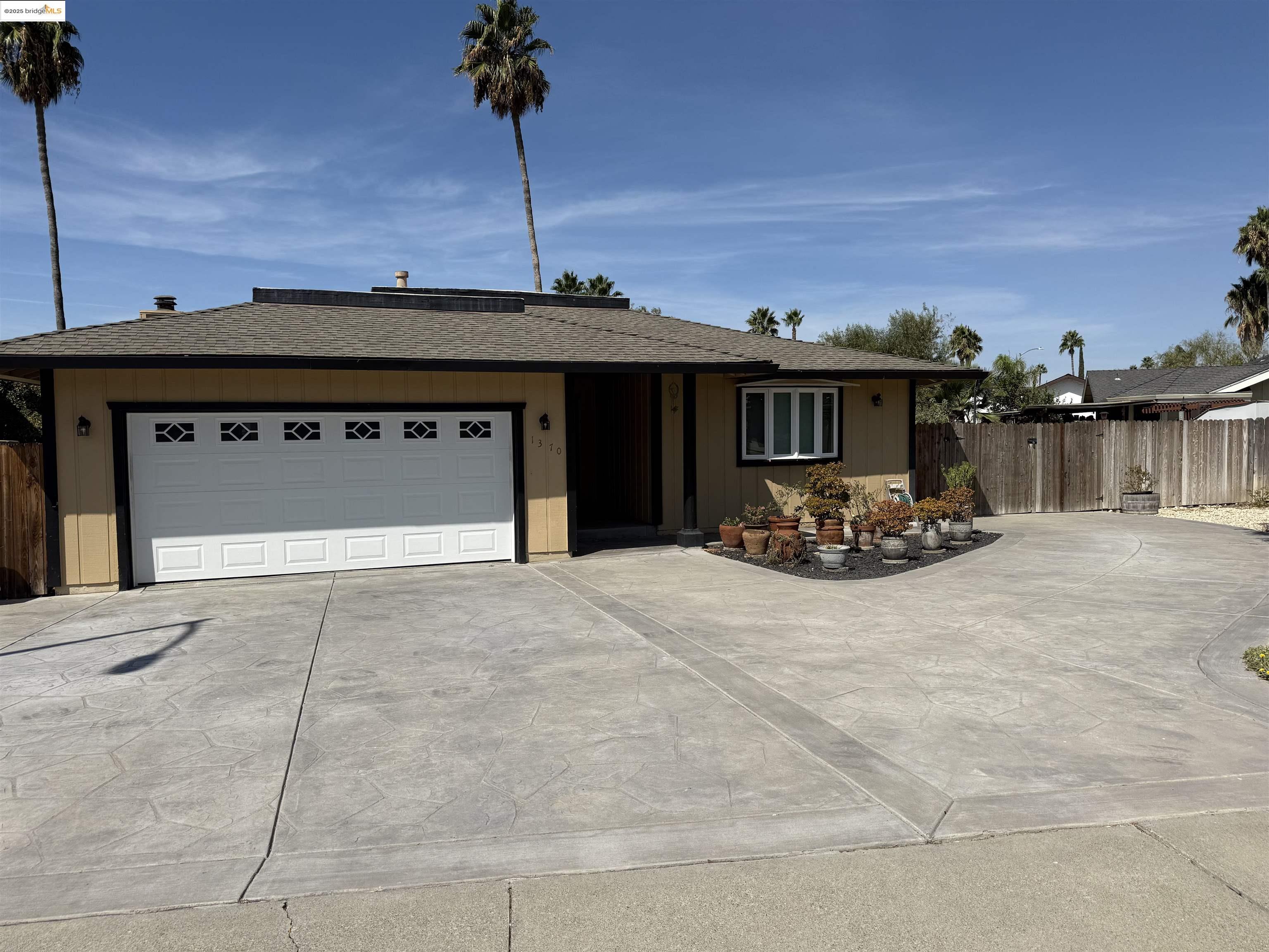 Detail Gallery Image 1 of 14 For 1370 Willow Lake Road, Discovery Bay,  CA 94505-9999 - 3 Beds | 2 Baths
