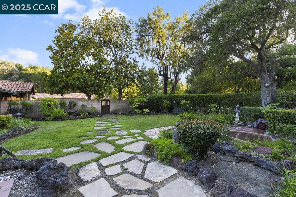 Detail Gallery Image 27 of 53 For 940 Reliez Station Ln, Lafayette,  CA 94549 - 13 Beds | 12/1 Baths