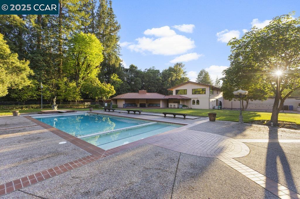 Detail Gallery Image 31 of 53 For 940 Reliez Station Ln, Lafayette,  CA 94549 - 13 Beds | 12/1 Baths