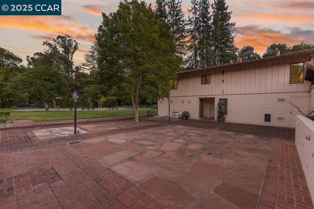 Detail Gallery Image 35 of 53 For 940 Reliez Station Ln, Lafayette,  CA 94549 - 13 Beds | 12/1 Baths