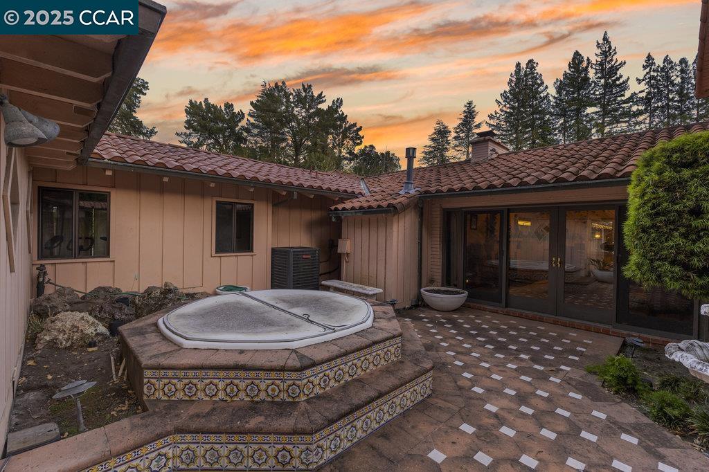 Detail Gallery Image 37 of 53 For 940 Reliez Station Ln, Lafayette,  CA 94549 - 13 Beds | 12/1 Baths