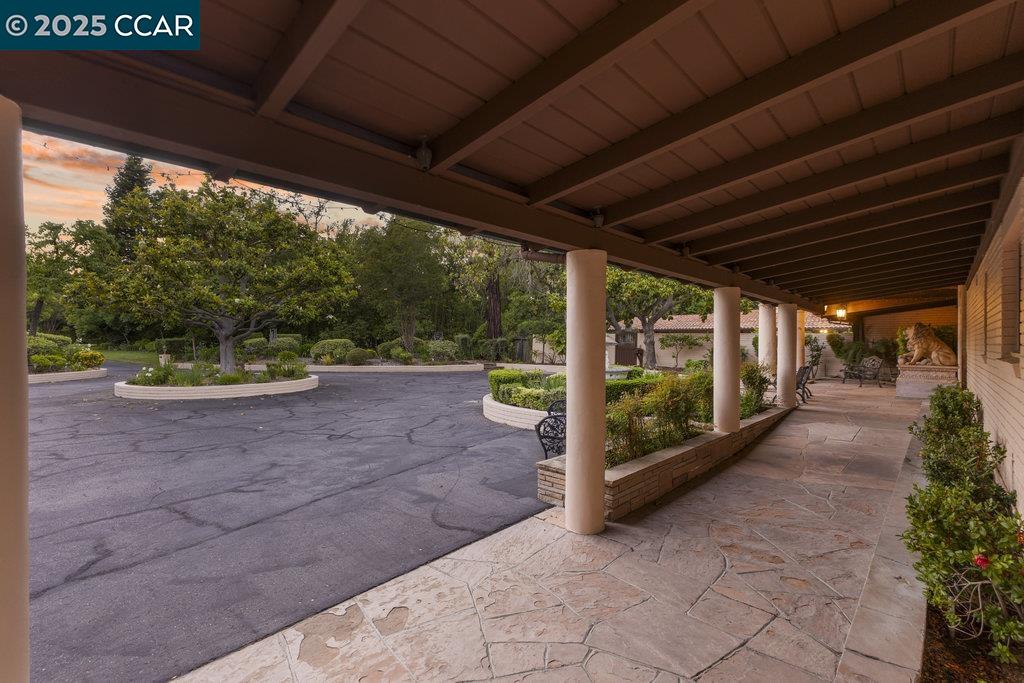 Detail Gallery Image 40 of 53 For 940 Reliez Station Ln, Lafayette,  CA 94549 - 13 Beds | 12/1 Baths