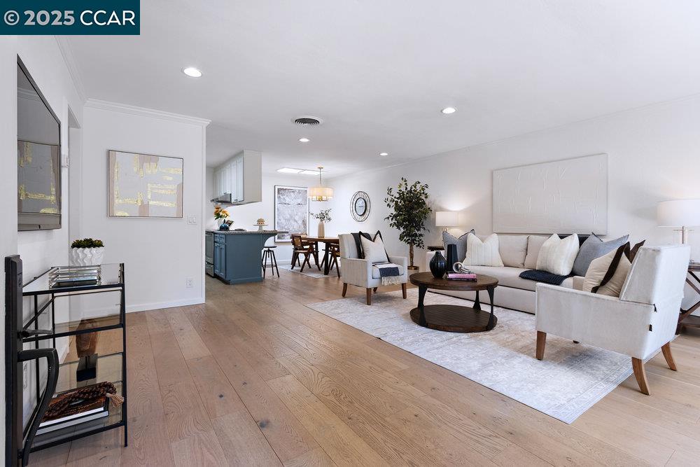 Photo #3: 41110356 Listing 