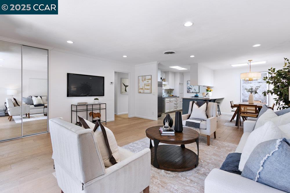 Photo #4: 41110356 Listing 