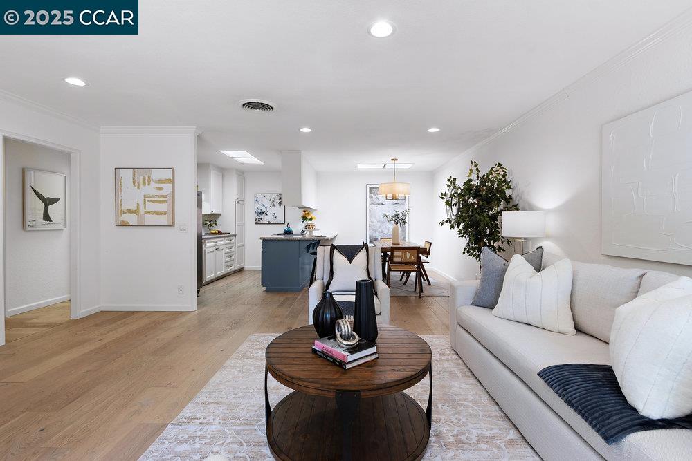 Photo #5: 41110356 Listing 