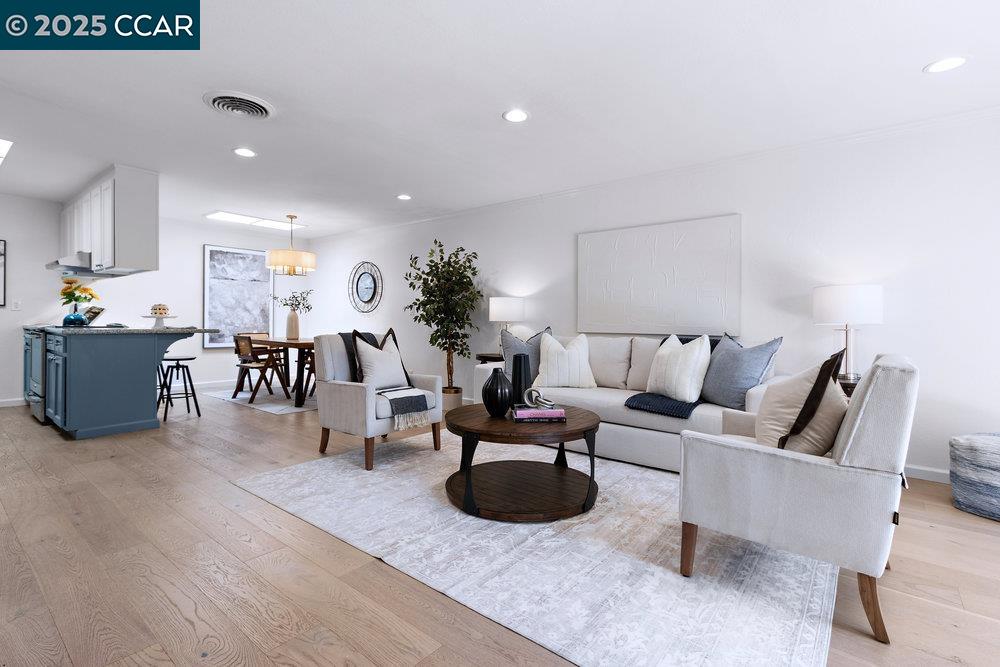 Photo #6: 41110356 Listing 