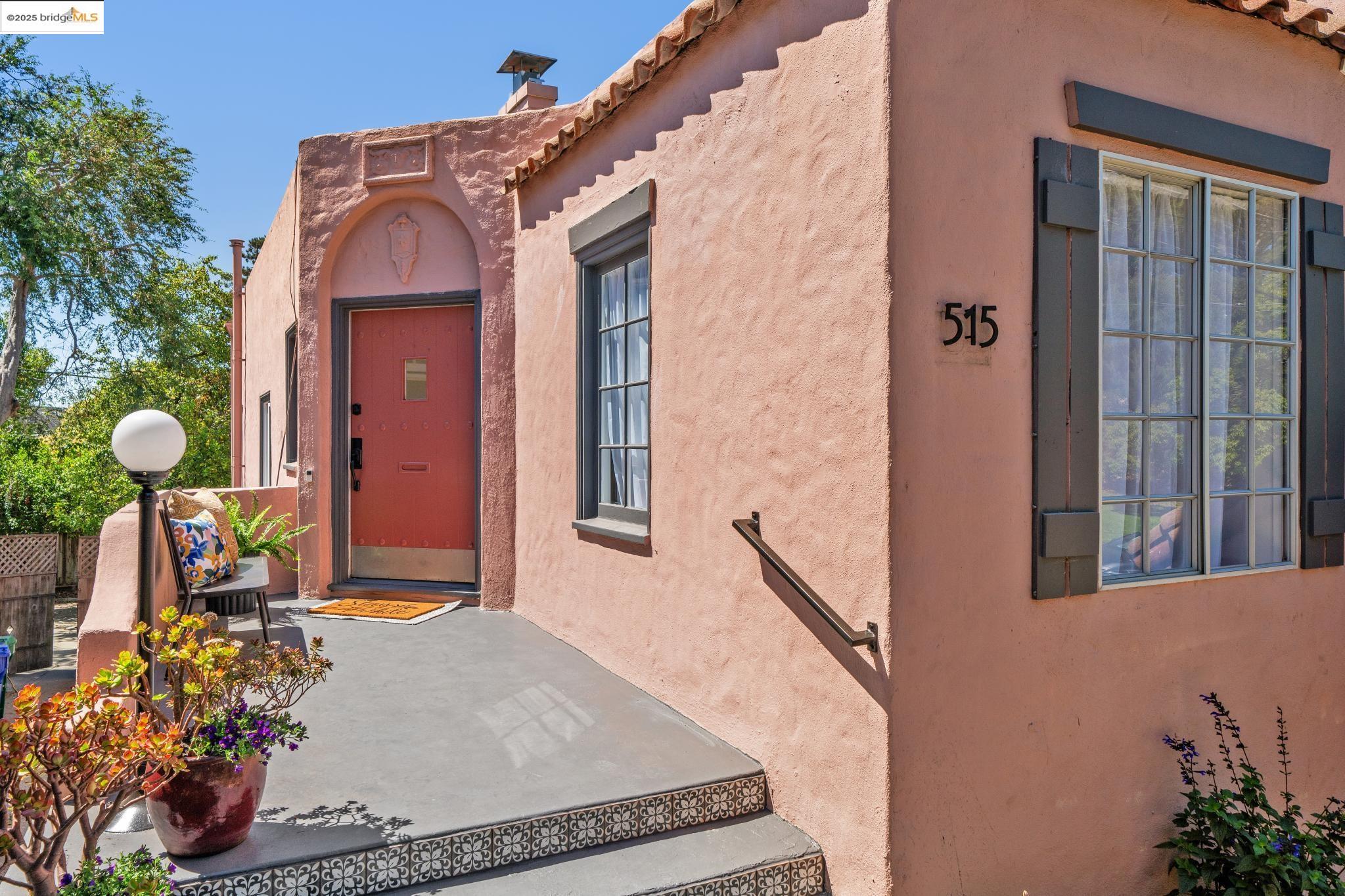 Detail Gallery Image 3 of 60 For 515 Mount St, Richmond,  CA 94805 - 3 Beds | 2/1 Baths