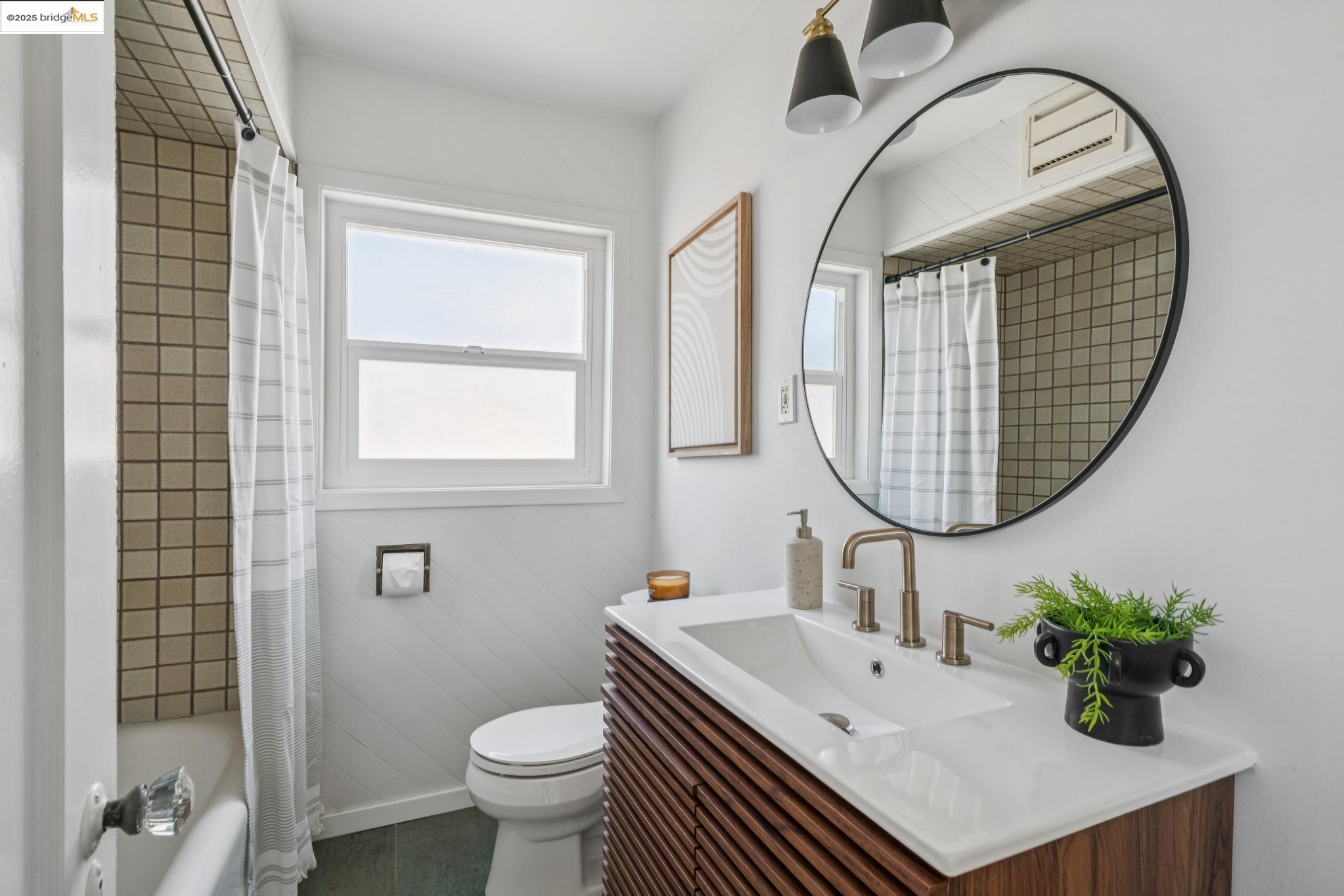 Detail Gallery Image 26 of 60 For 515 Mount St, Richmond,  CA 94805 - 3 Beds | 2/1 Baths