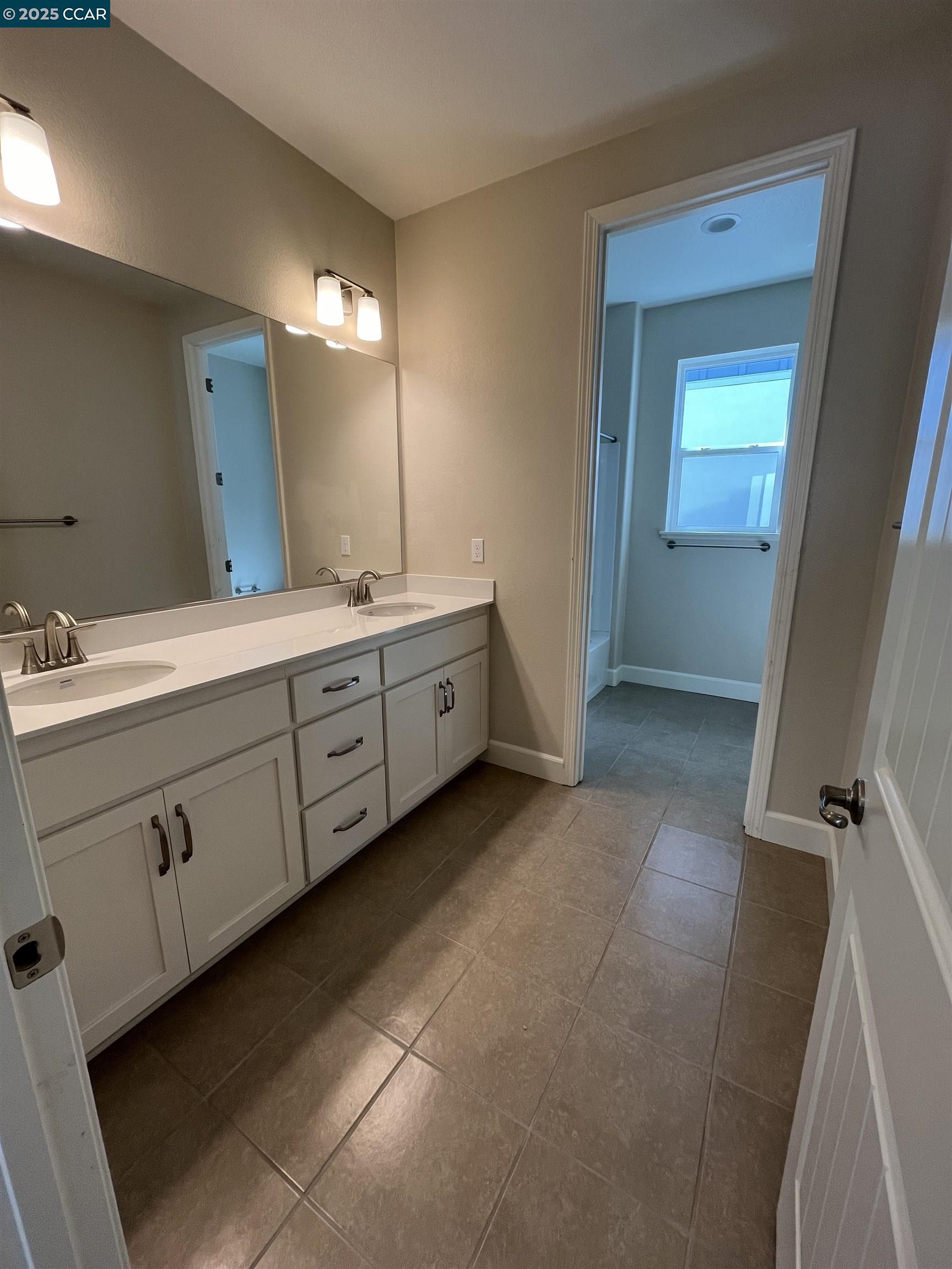 Detail Gallery Image 16 of 24 For 1614 Ashwood Drive, Pittsburg,  CA 94565 - 5 Beds | 3 Baths