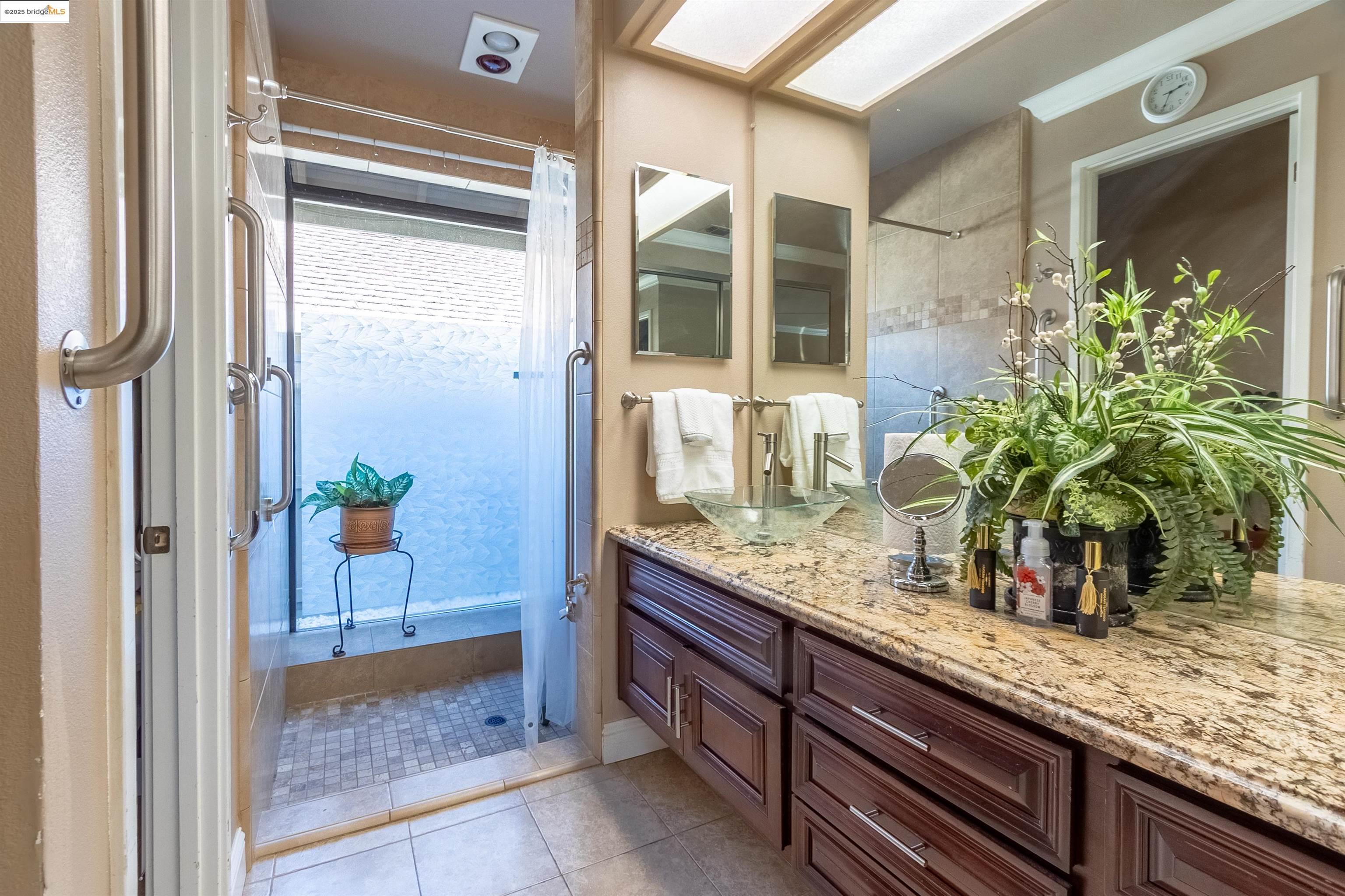 Detail Gallery Image 16 of 29 For 2142 Stony Bar Way, Gold River,  CA 95670 - 3 Beds | 2/1 Baths