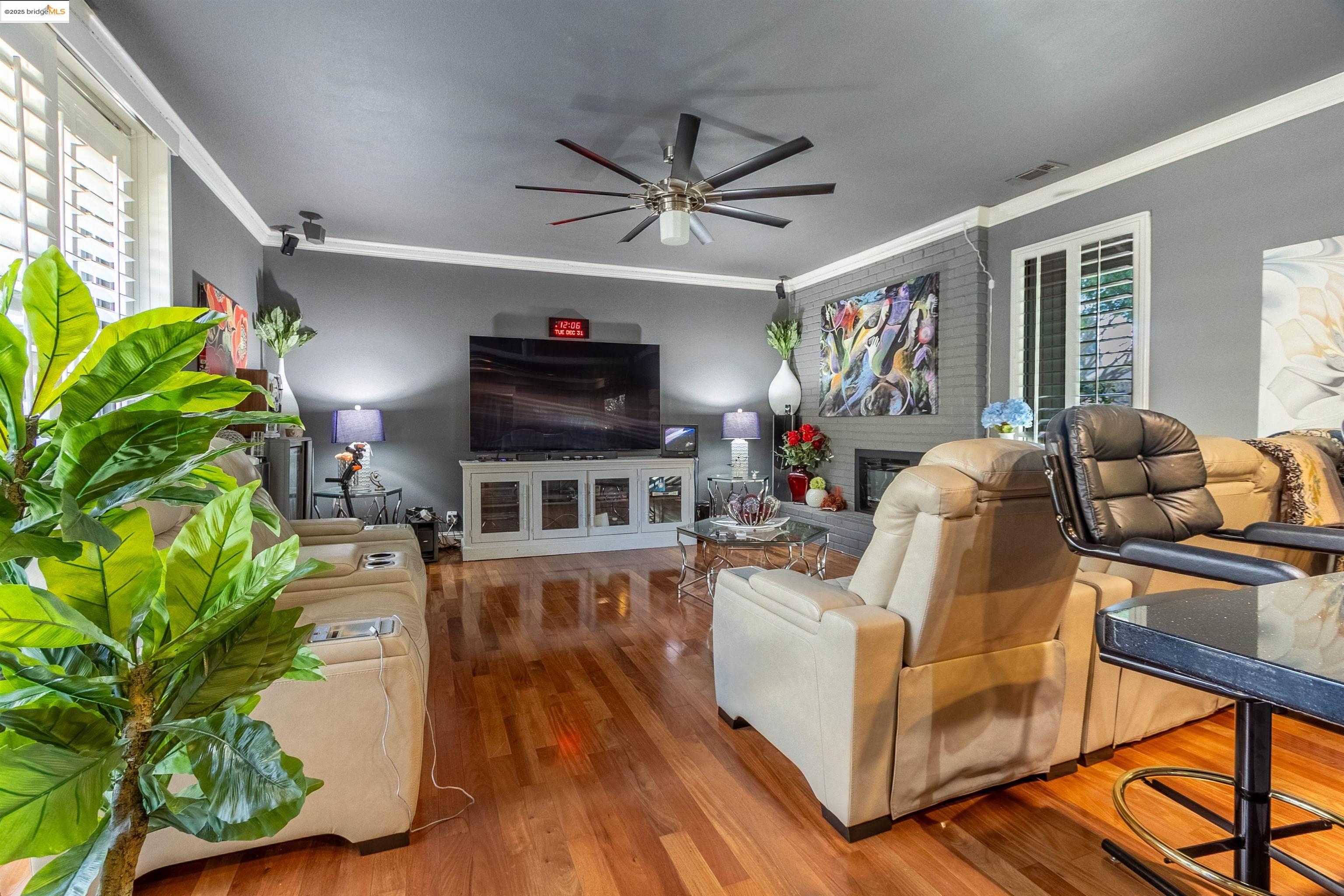 Detail Gallery Image 5 of 8 For 2142 Stony Bar Way, Gold River,  CA 95670 - 3 Beds | 2/1 Baths