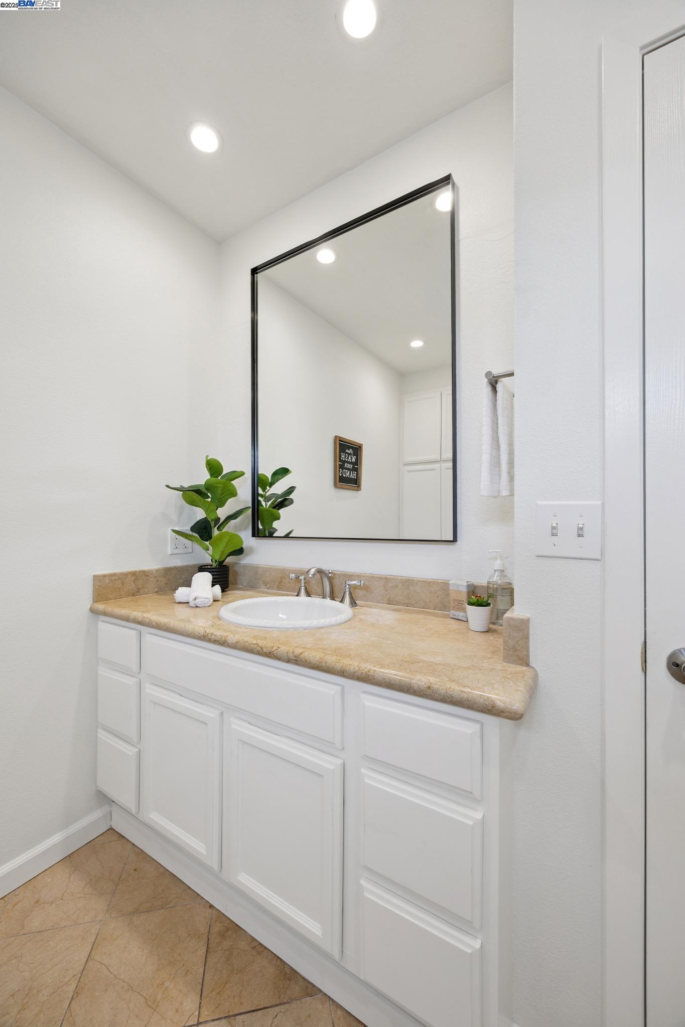 Detail Gallery Image 19 of 48 For 133 Mecartney Rd, Alameda,  CA 94502 - 3 Beds | 2 Baths