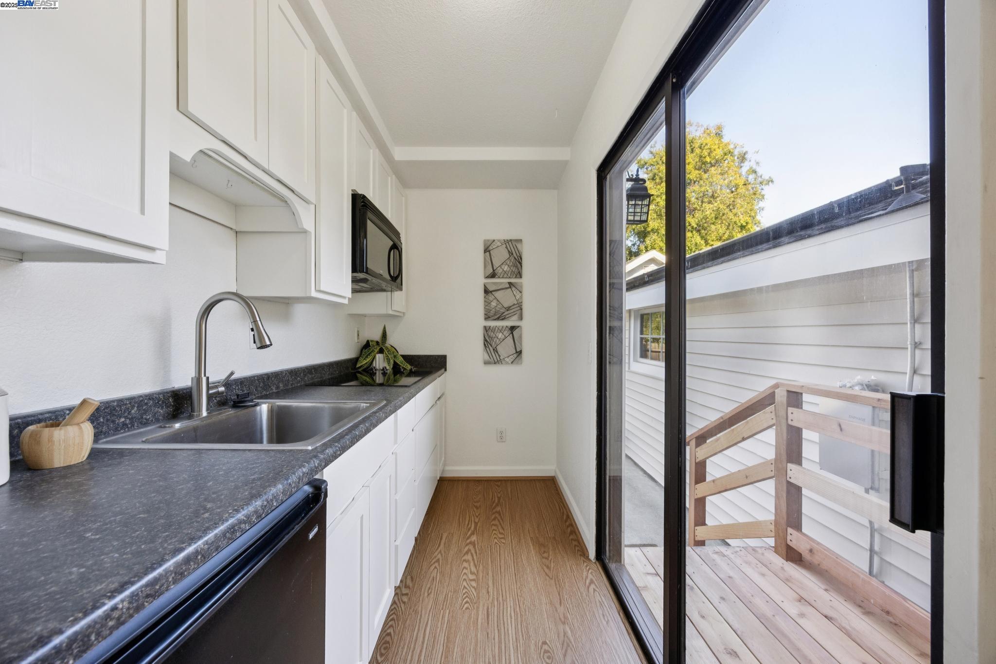 Detail Gallery Image 26 of 52 For 133 Mecartney Rd, Alameda,  CA 94502 - 3 Beds | 2 Baths