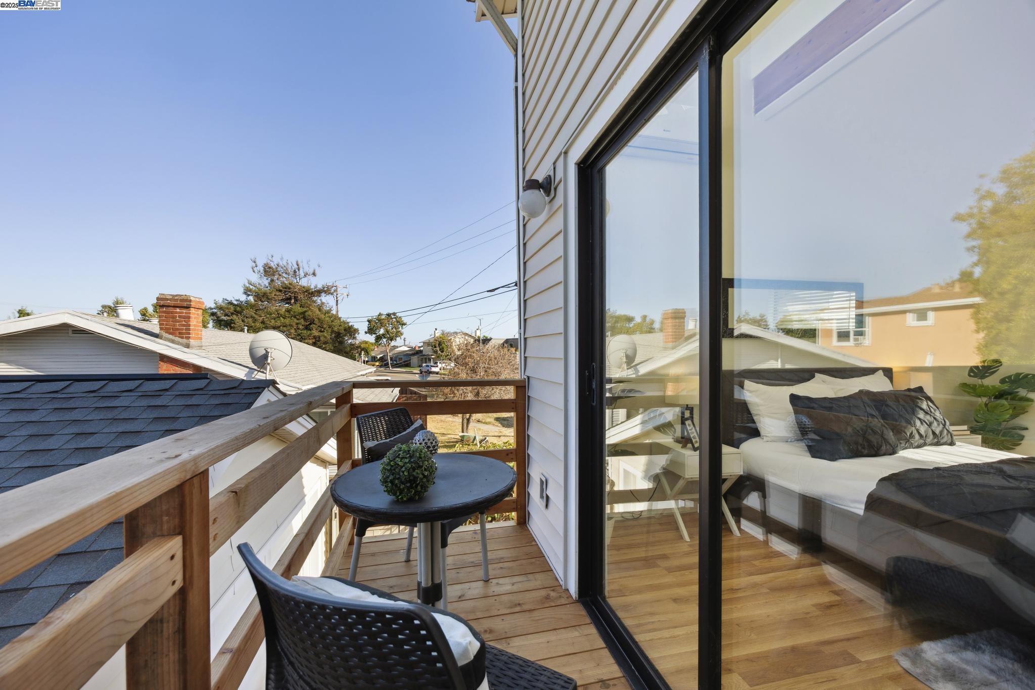 Detail Gallery Image 32 of 52 For 133 Mecartney Rd, Alameda,  CA 94502 - 3 Beds | 2 Baths