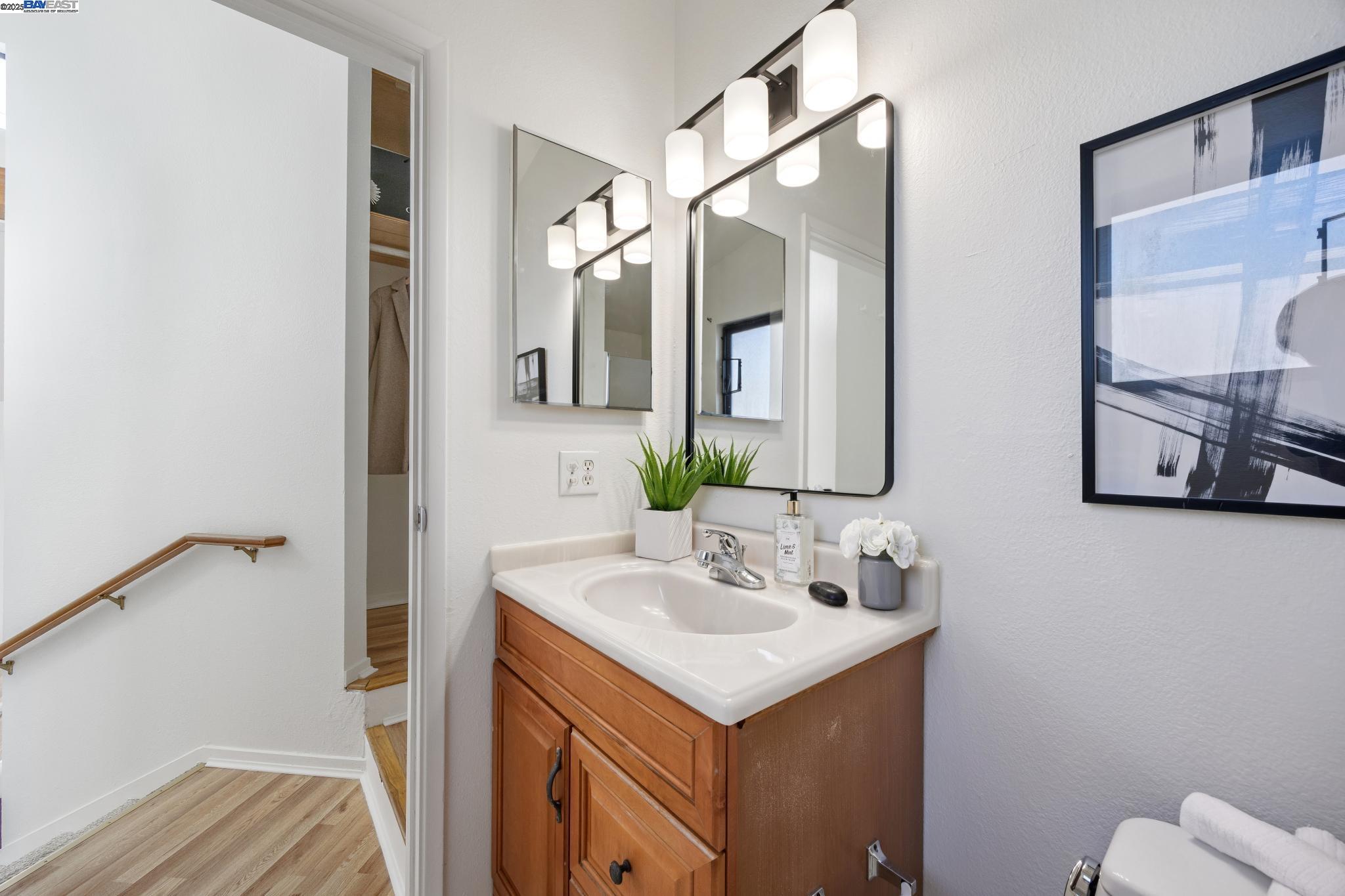 Detail Gallery Image 34 of 52 For 133 Mecartney Rd, Alameda,  CA 94502 - 3 Beds | 2 Baths