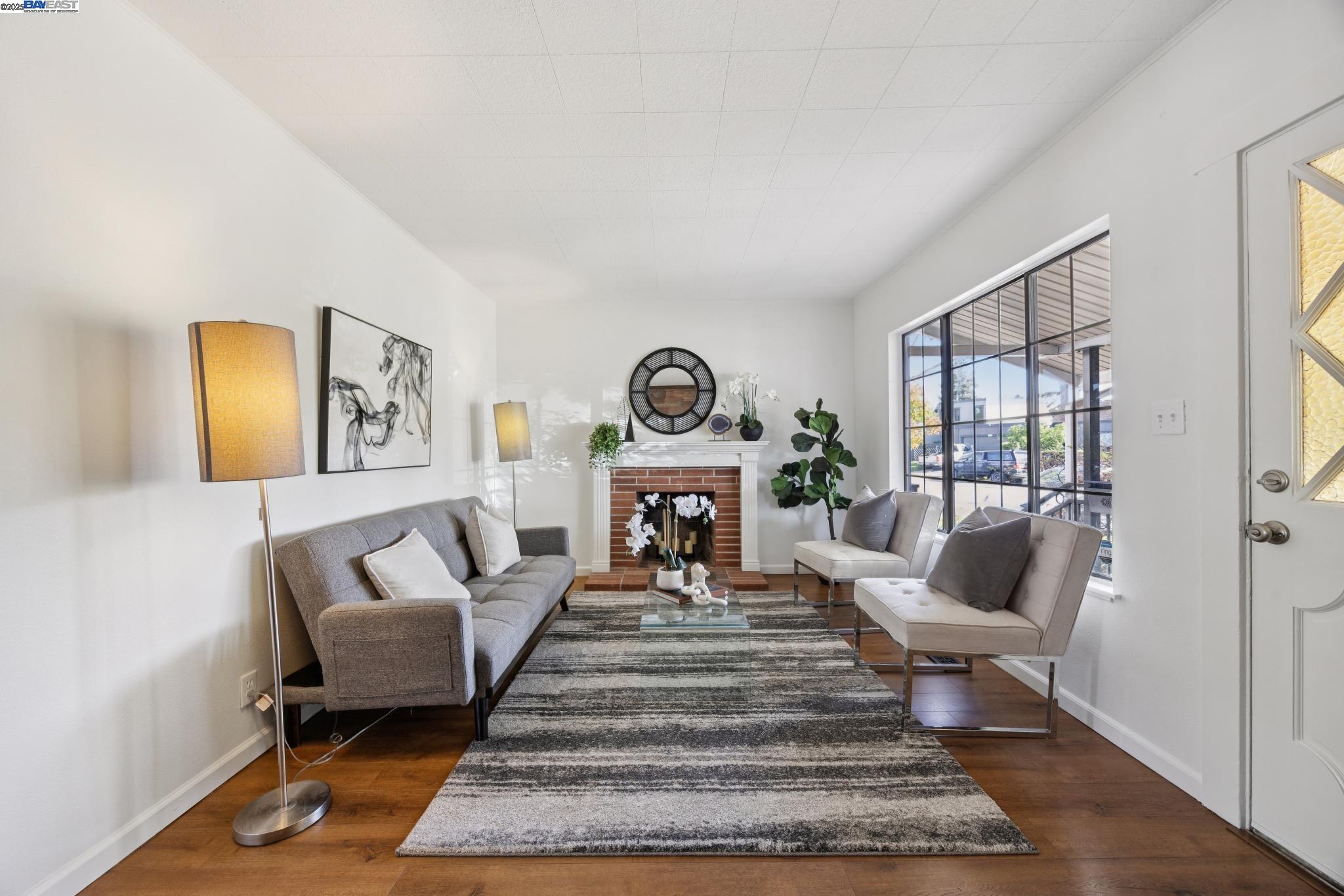 Detail Gallery Image 6 of 52 For 133 Mecartney Rd, Alameda,  CA 94502 - 3 Beds | 2 Baths