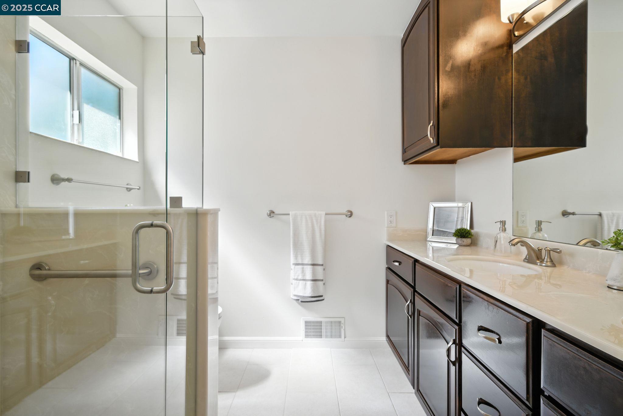 Detail Gallery Image 29 of 60 For 3716 Kenwood Ave, San Mateo,  CA 94403 - 4 Beds | 2/1 Baths
