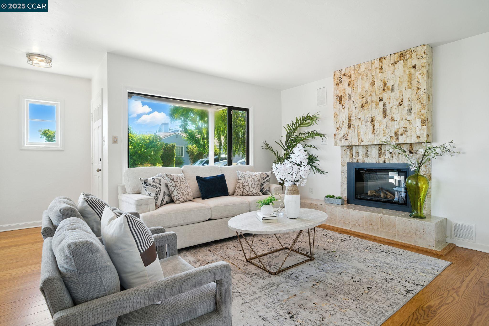 Detail Gallery Image 4 of 60 For 3716 Kenwood Ave, San Mateo,  CA 94403 - 4 Beds | 2/1 Baths