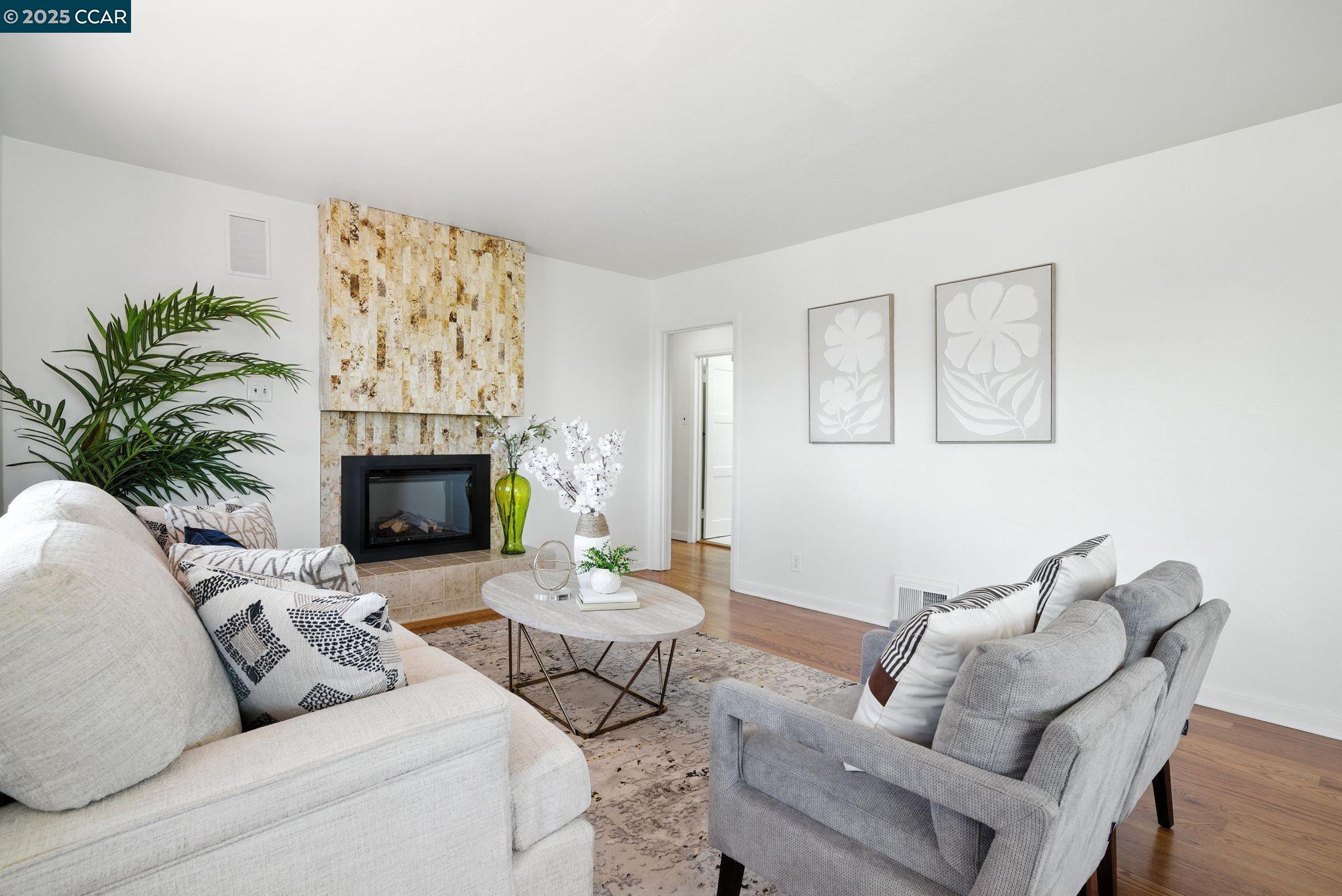Detail Gallery Image 5 of 60 For 3716 Kenwood Ave, San Mateo,  CA 94403 - 4 Beds | 2/1 Baths