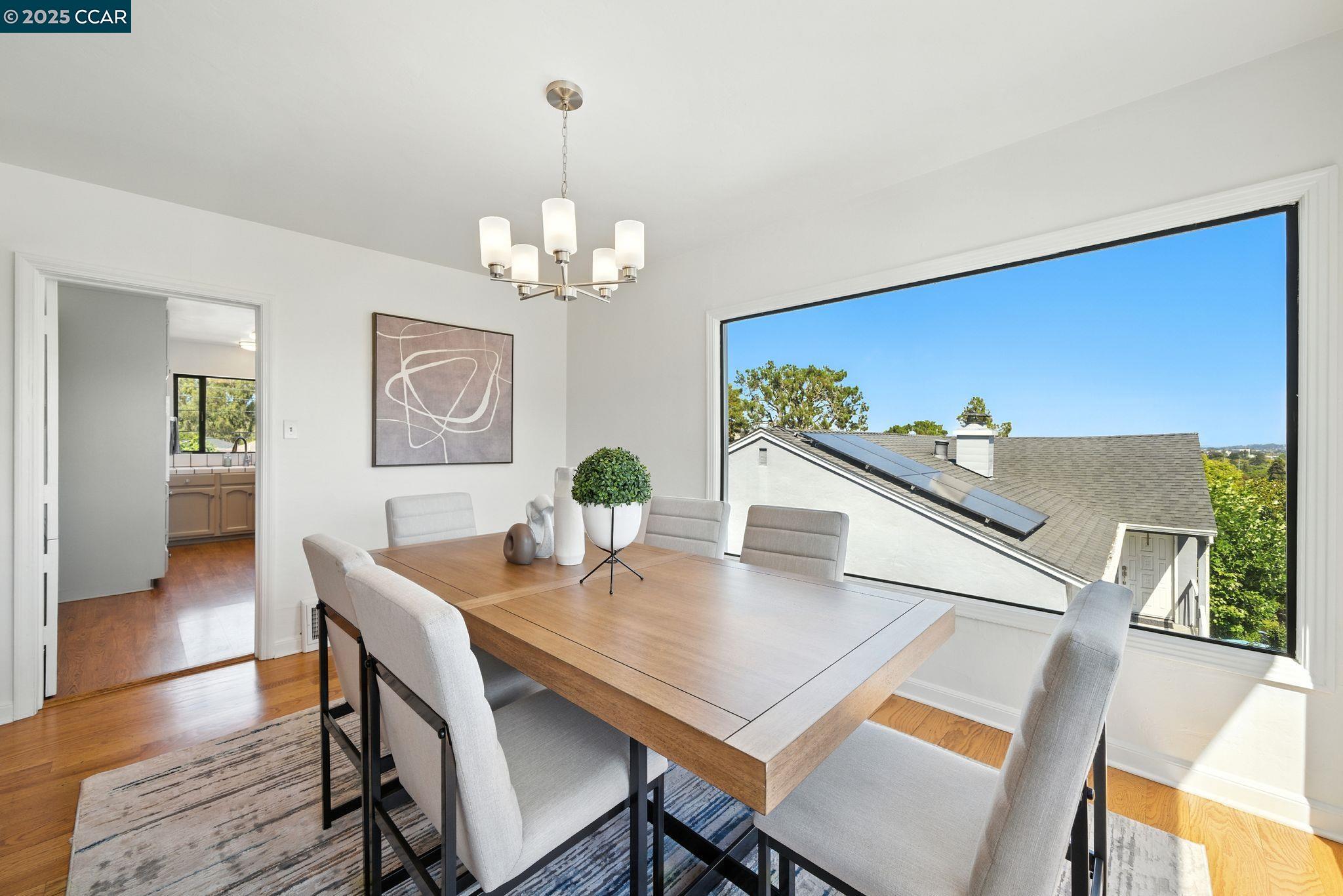 Detail Gallery Image 10 of 60 For 3716 Kenwood Ave, San Mateo,  CA 94403 - 4 Beds | 2/1 Baths