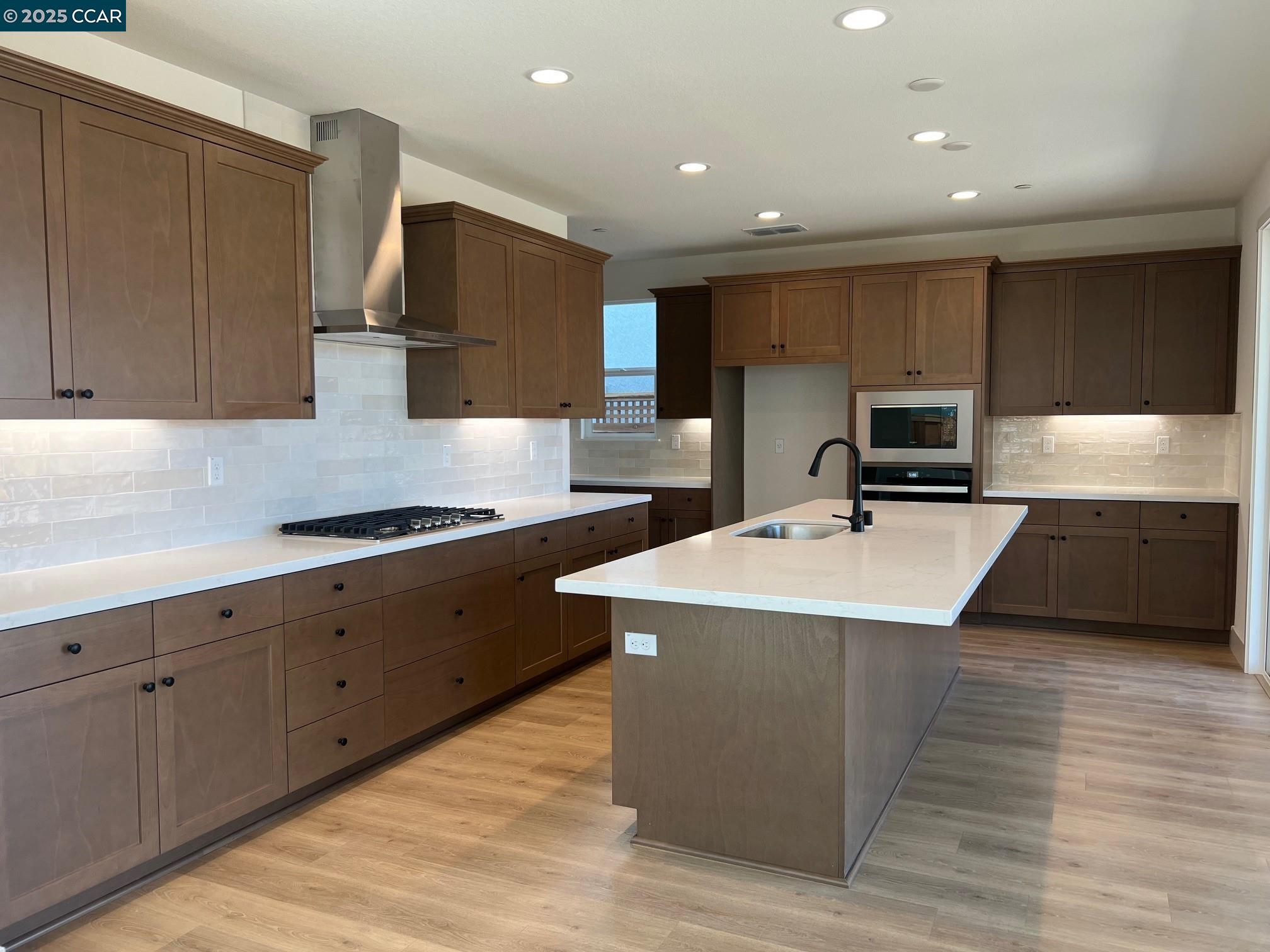 Detail Gallery Image 3 of 8 For 17024 Aldergrove Court, Lathrop,  CA 95330 - 4 Beds | 3/1 Baths