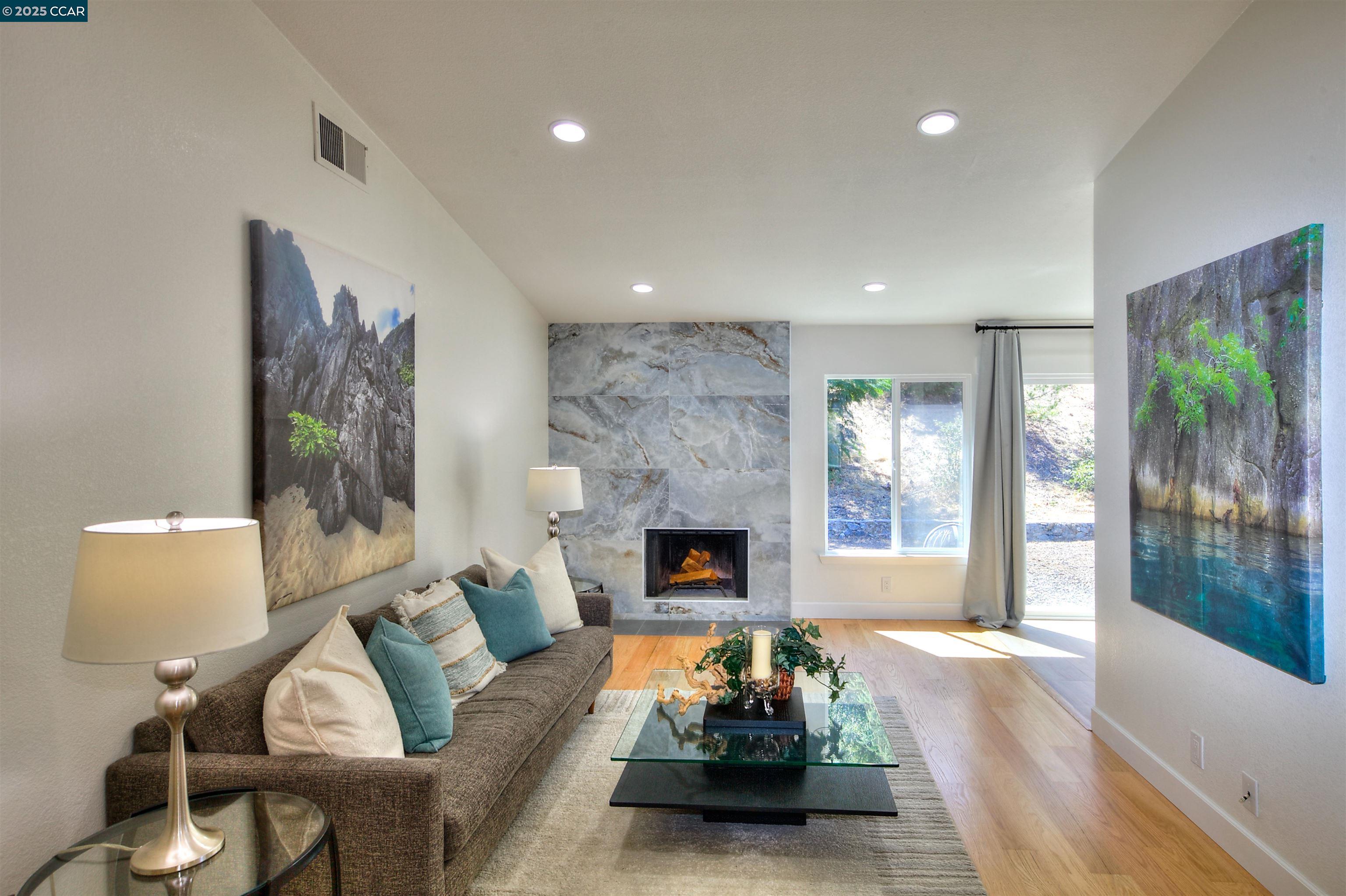Detail Gallery Image 14 of 59 For 118 Sparrow Dr, Hercules,  CA 94547 - 3 Beds | 2 Baths