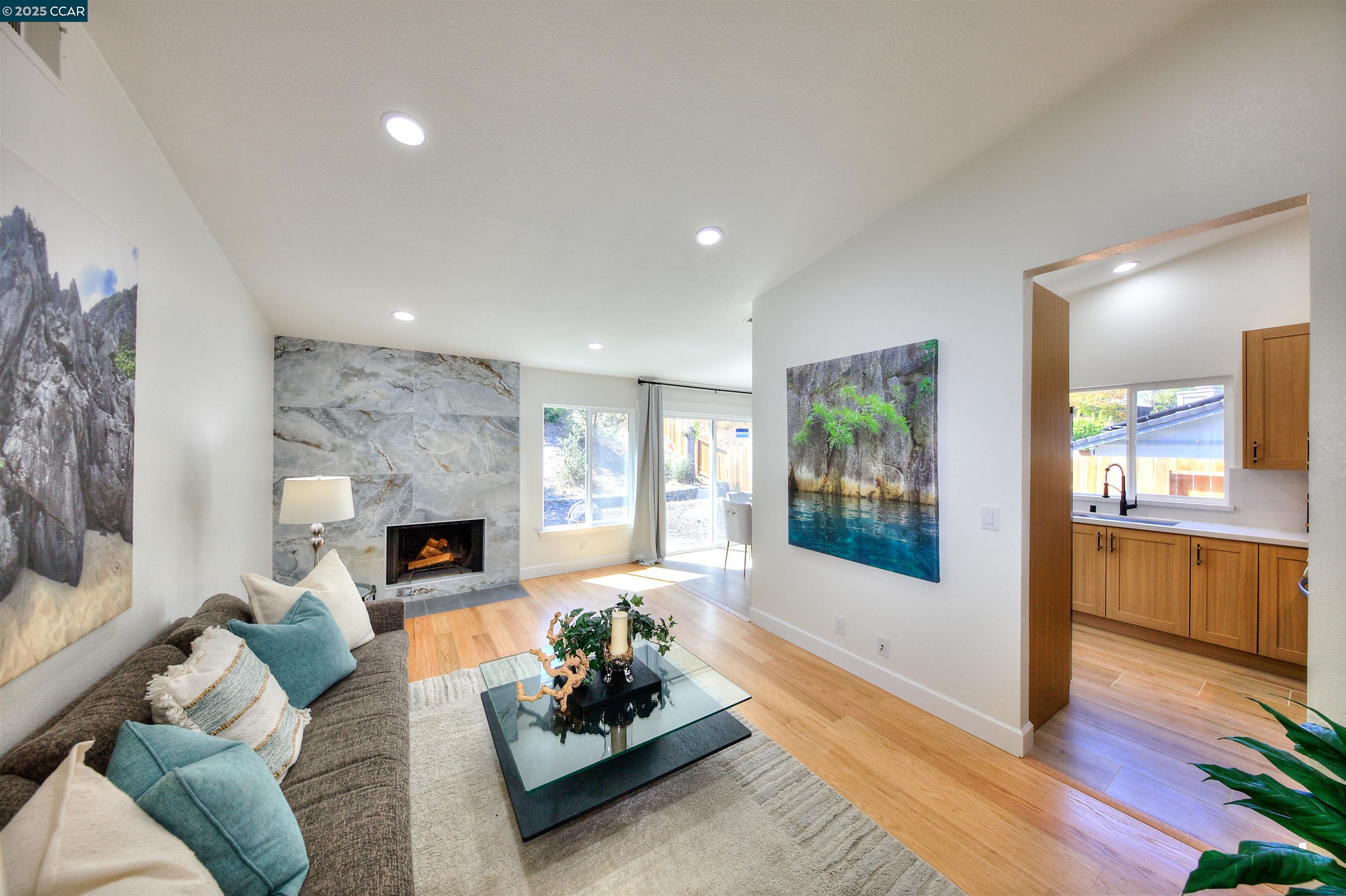 Detail Gallery Image 15 of 59 For 118 Sparrow Dr, Hercules,  CA 94547 - 3 Beds | 2 Baths