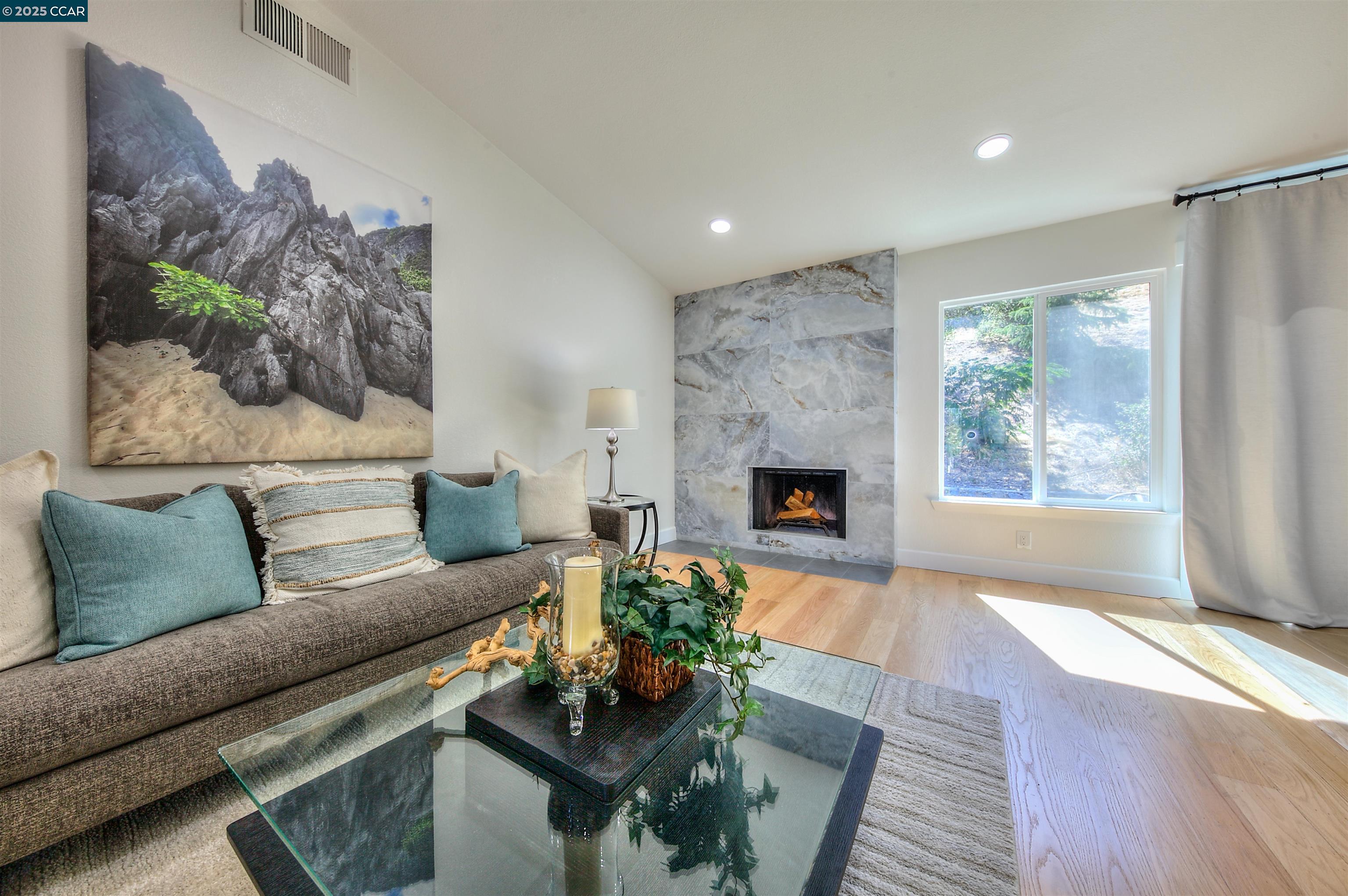 Detail Gallery Image 18 of 59 For 118 Sparrow Dr, Hercules,  CA 94547 - 3 Beds | 2 Baths