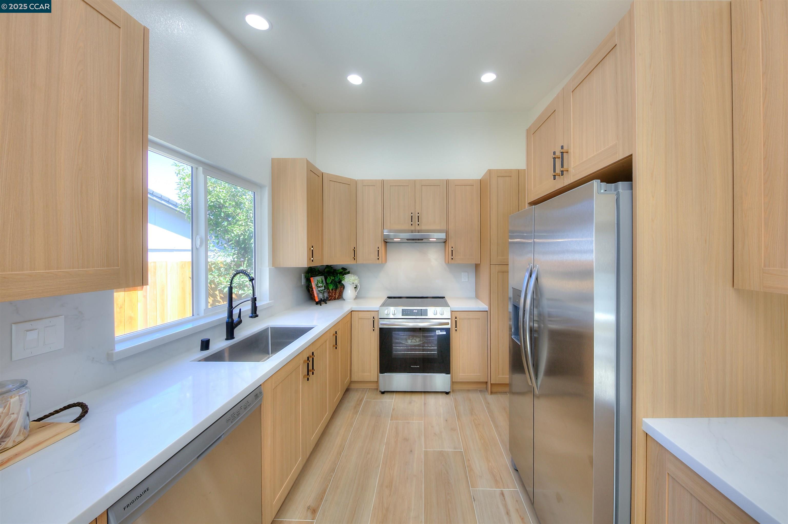 Detail Gallery Image 22 of 59 For 118 Sparrow Dr, Hercules,  CA 94547 - 3 Beds | 2 Baths