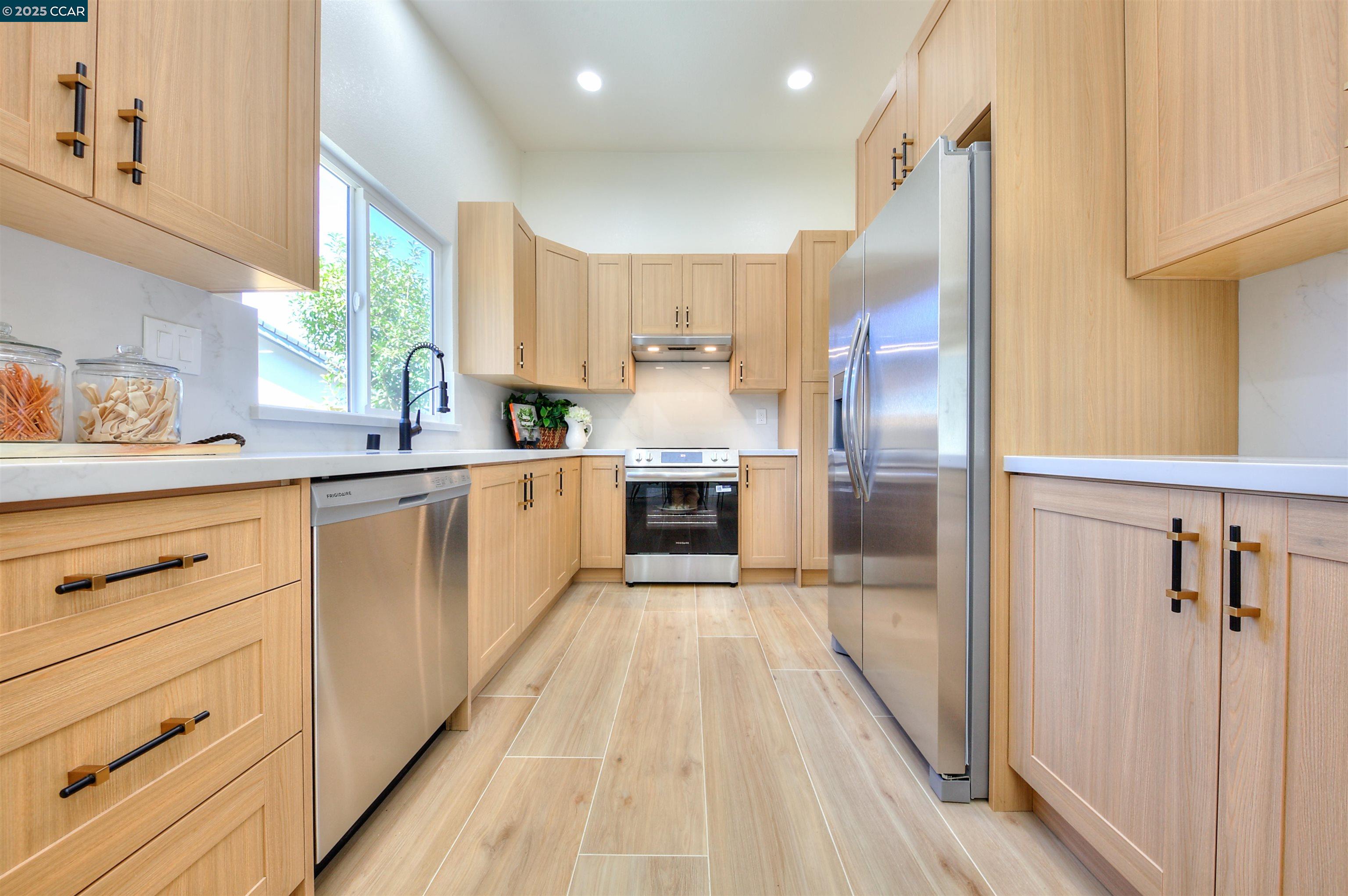 Detail Gallery Image 31 of 59 For 118 Sparrow Dr, Hercules,  CA 94547 - 3 Beds | 2 Baths