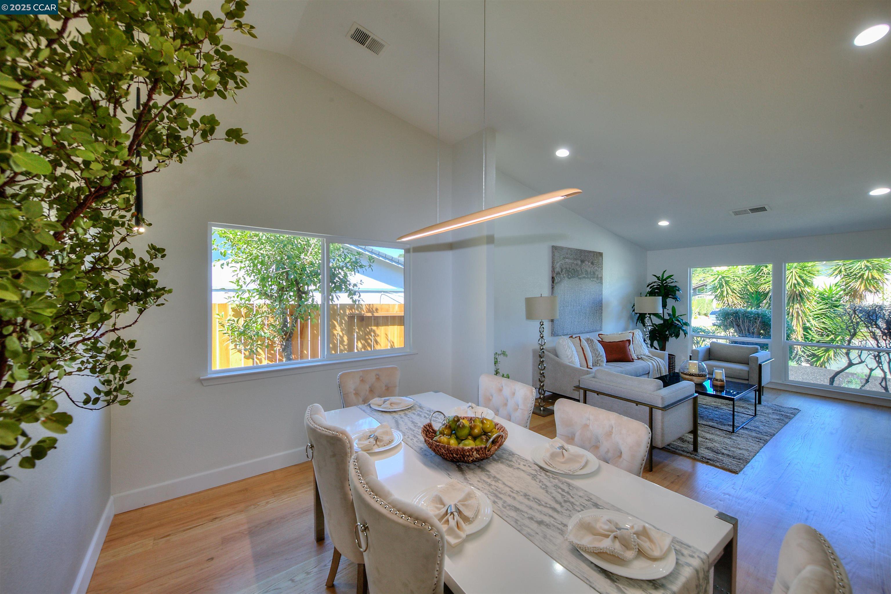 Detail Gallery Image 9 of 59 For 118 Sparrow Dr, Hercules,  CA 94547 - 3 Beds | 2 Baths