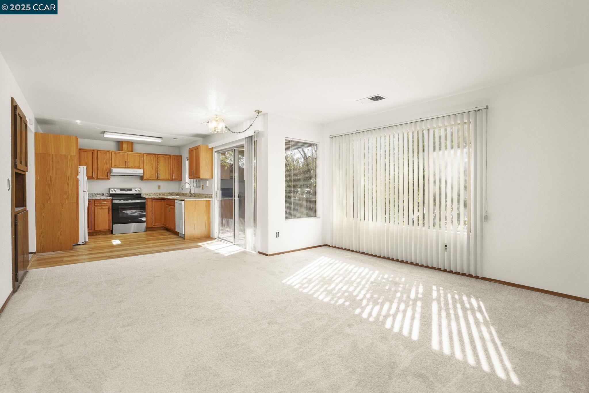 Detail Gallery Image 2 of 15 For 1440 Reganti Pl #11,  Concord,  CA 94518 - 2 Beds | 1 Baths