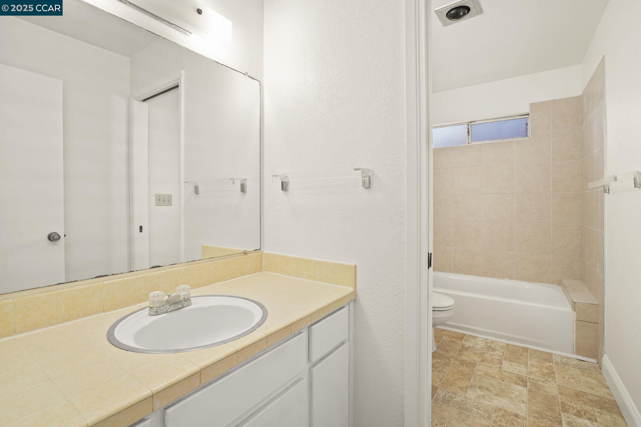 Detail Gallery Image 11 of 15 For 1440 Reganti Pl #11,  Concord,  CA 94518 - 2 Beds | 1 Baths