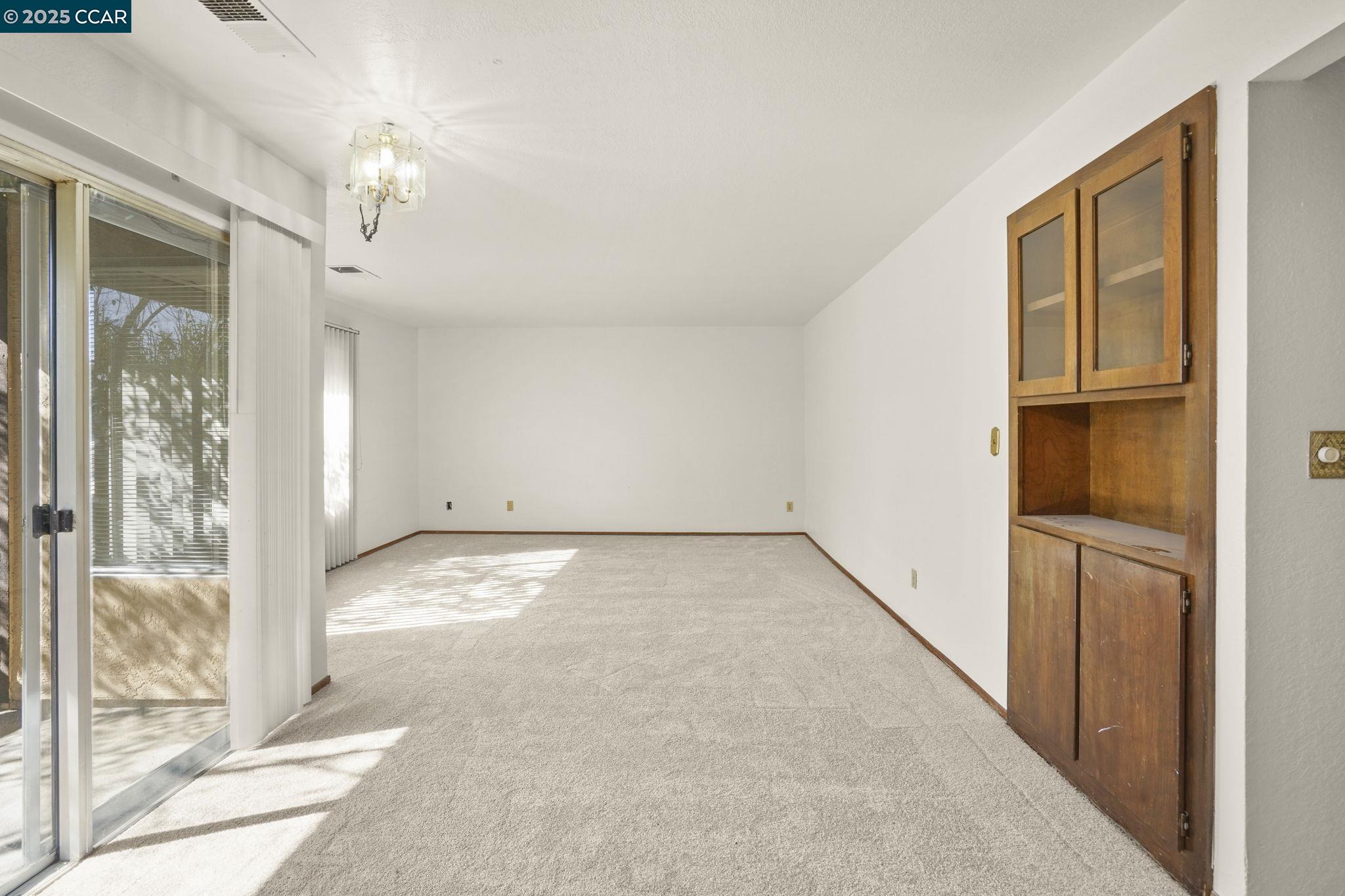 Detail Gallery Image 3 of 15 For 1440 Reganti Pl #11,  Concord,  CA 94518 - 2 Beds | 1 Baths