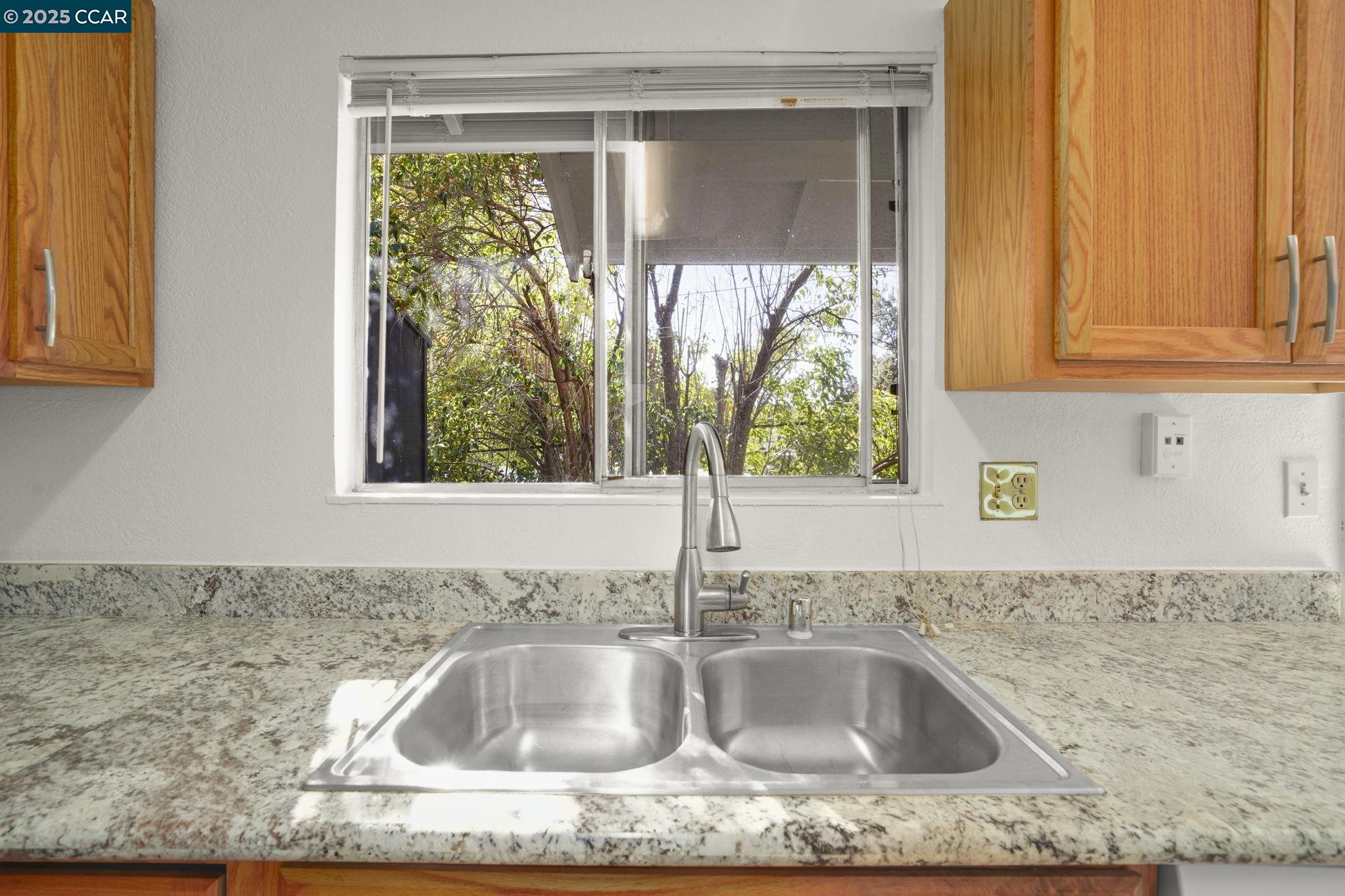 Detail Gallery Image 7 of 15 For 1440 Reganti Pl #11,  Concord,  CA 94518 - 2 Beds | 1 Baths