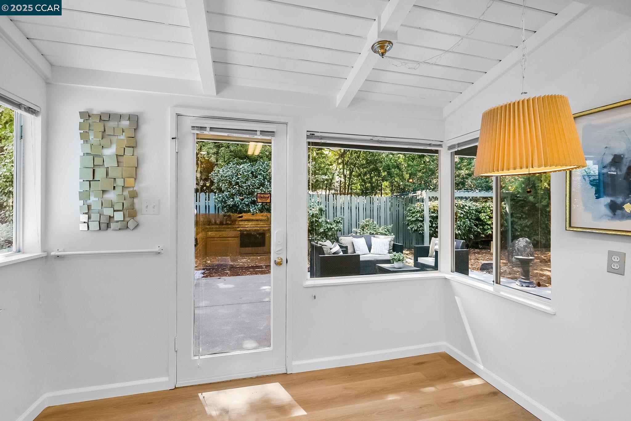 Detail Gallery Image 15 of 39 For 46 Parklane Dr, Orinda,  CA 94563 - 2 Beds | 2 Baths