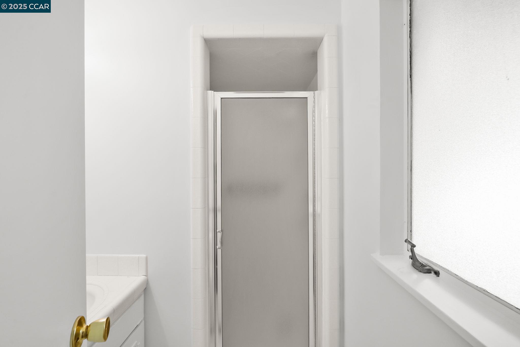 Detail Gallery Image 18 of 39 For 46 Parklane Dr, Orinda,  CA 94563 - 2 Beds | 2 Baths