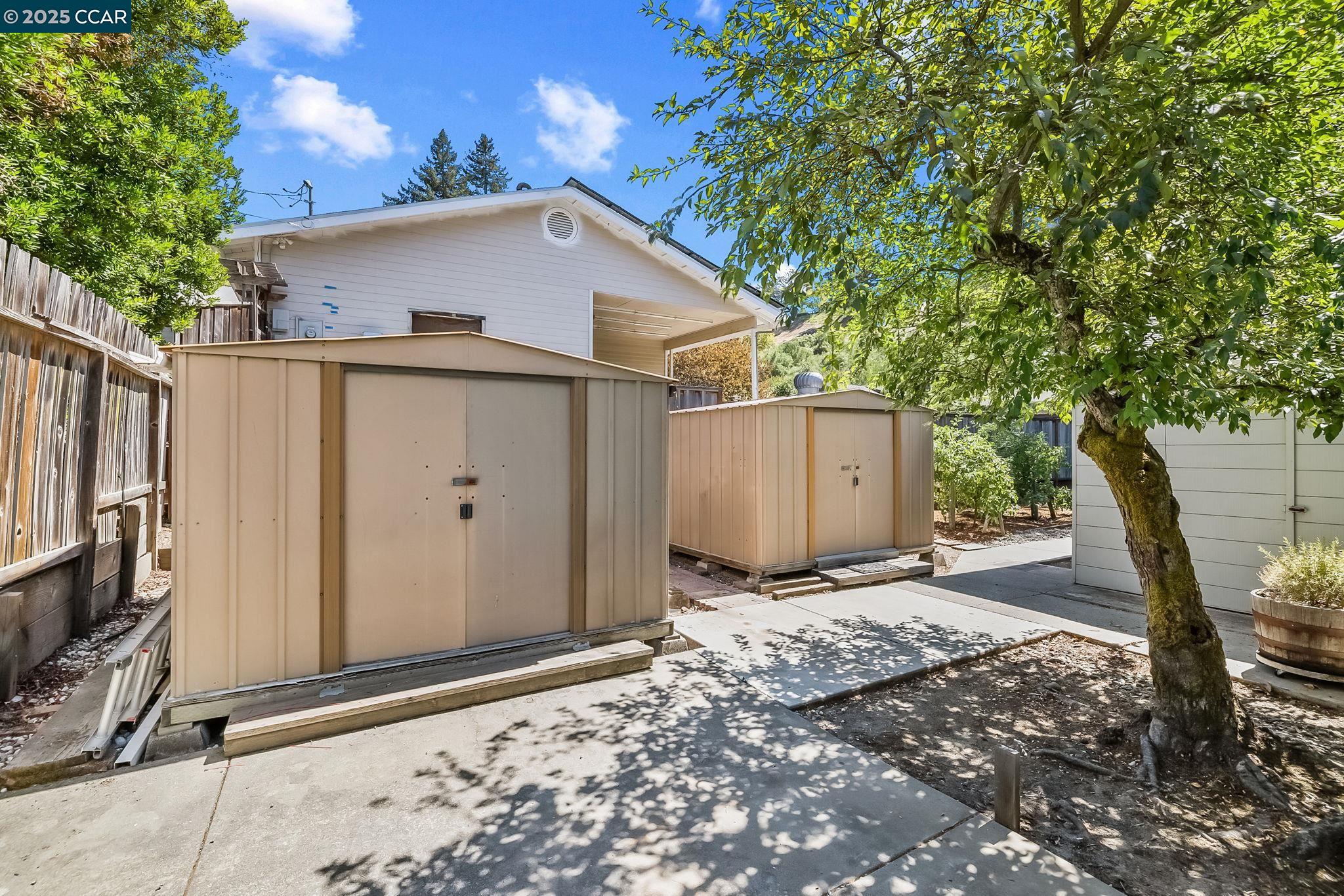 Detail Gallery Image 32 of 39 For 46 Parklane Dr, Orinda,  CA 94563 - 2 Beds | 2 Baths
