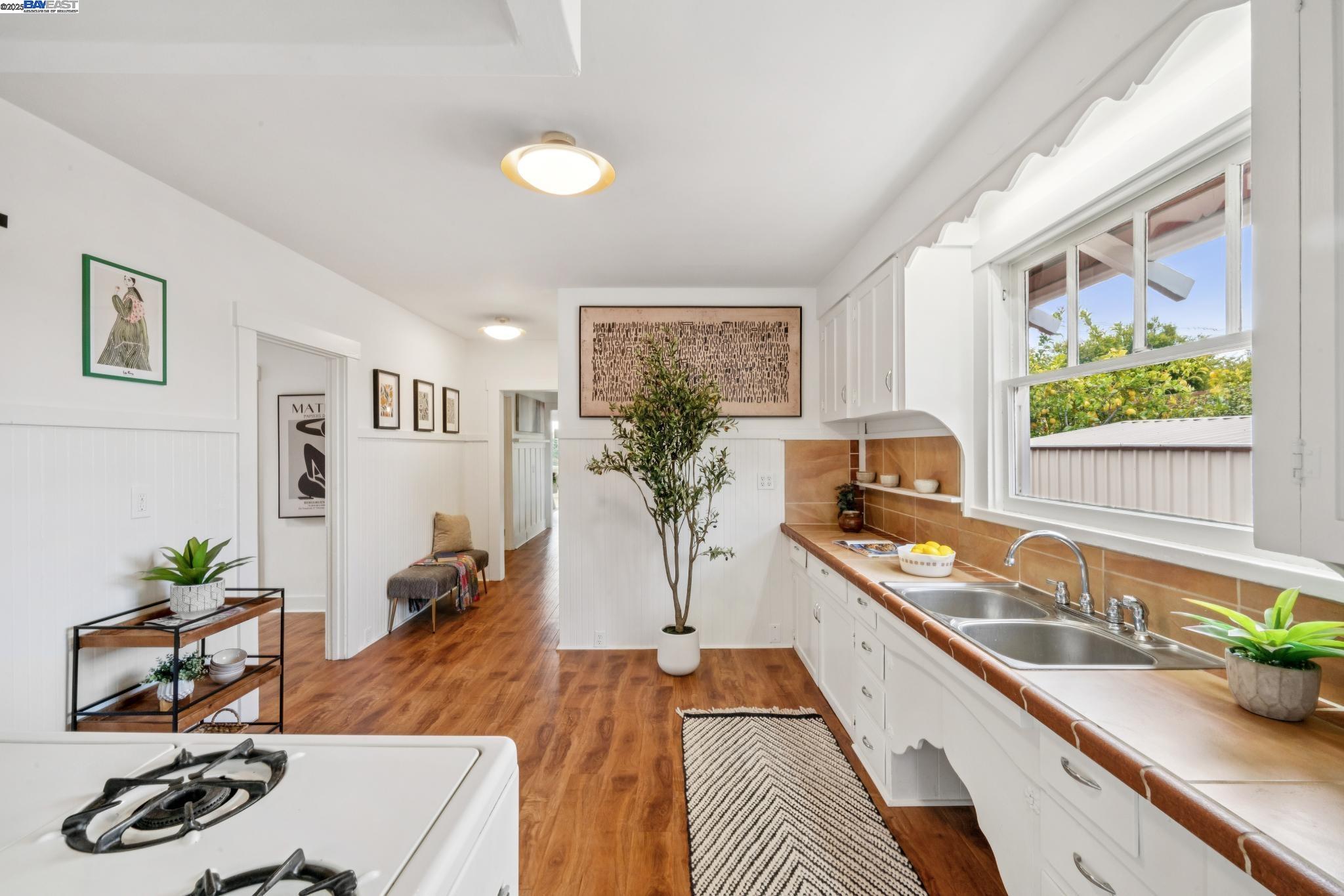 Detail Gallery Image 16 of 39 For 7029 Stockton Avenue, El Cerrito,  CA 94530 - 3 Beds | 1/1 Baths