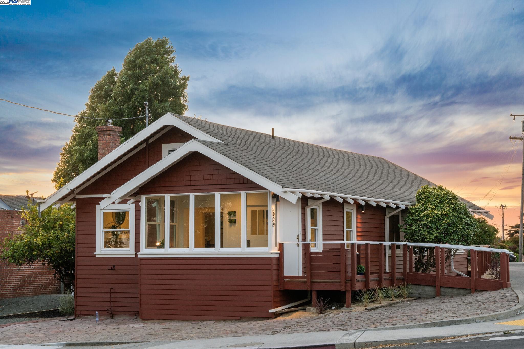 Detail Gallery Image 6 of 39 For 7029 Stockton Avenue, El Cerrito,  CA 94530 - 3 Beds | 1/1 Baths