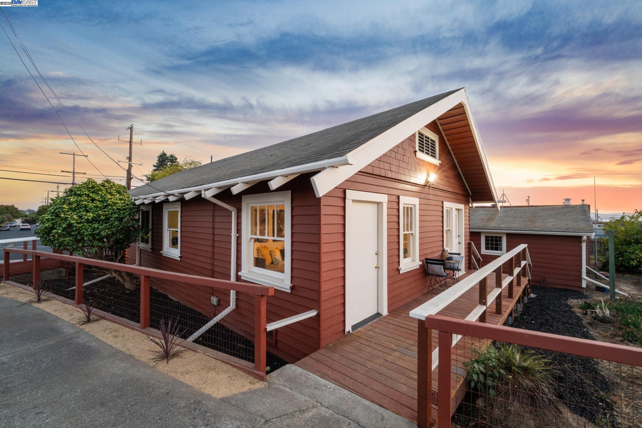 Detail Gallery Image 7 of 39 For 7029 Stockton Avenue, El Cerrito,  CA 94530 - 3 Beds | 1/1 Baths